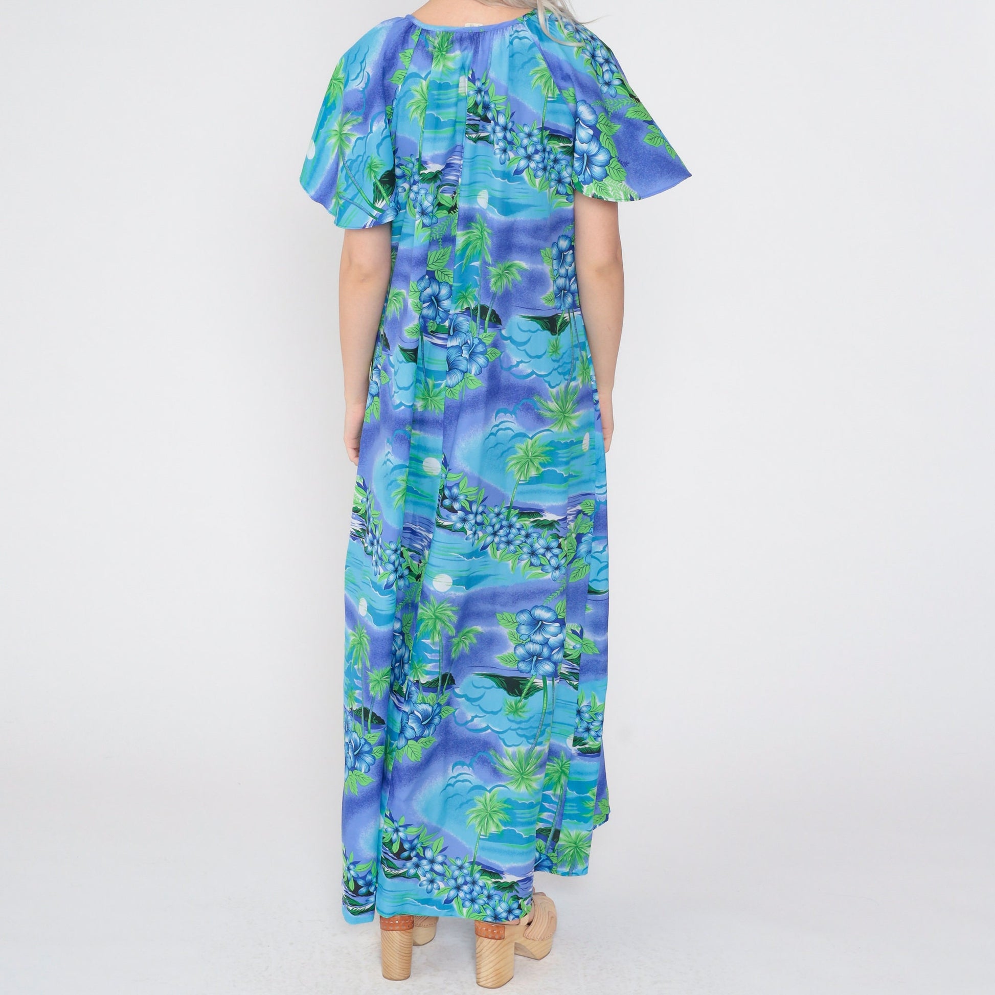 1970s Hilo Hattie's Hawaiian Maxi Dress Tropical Floral Print Flutter Sleeve Small