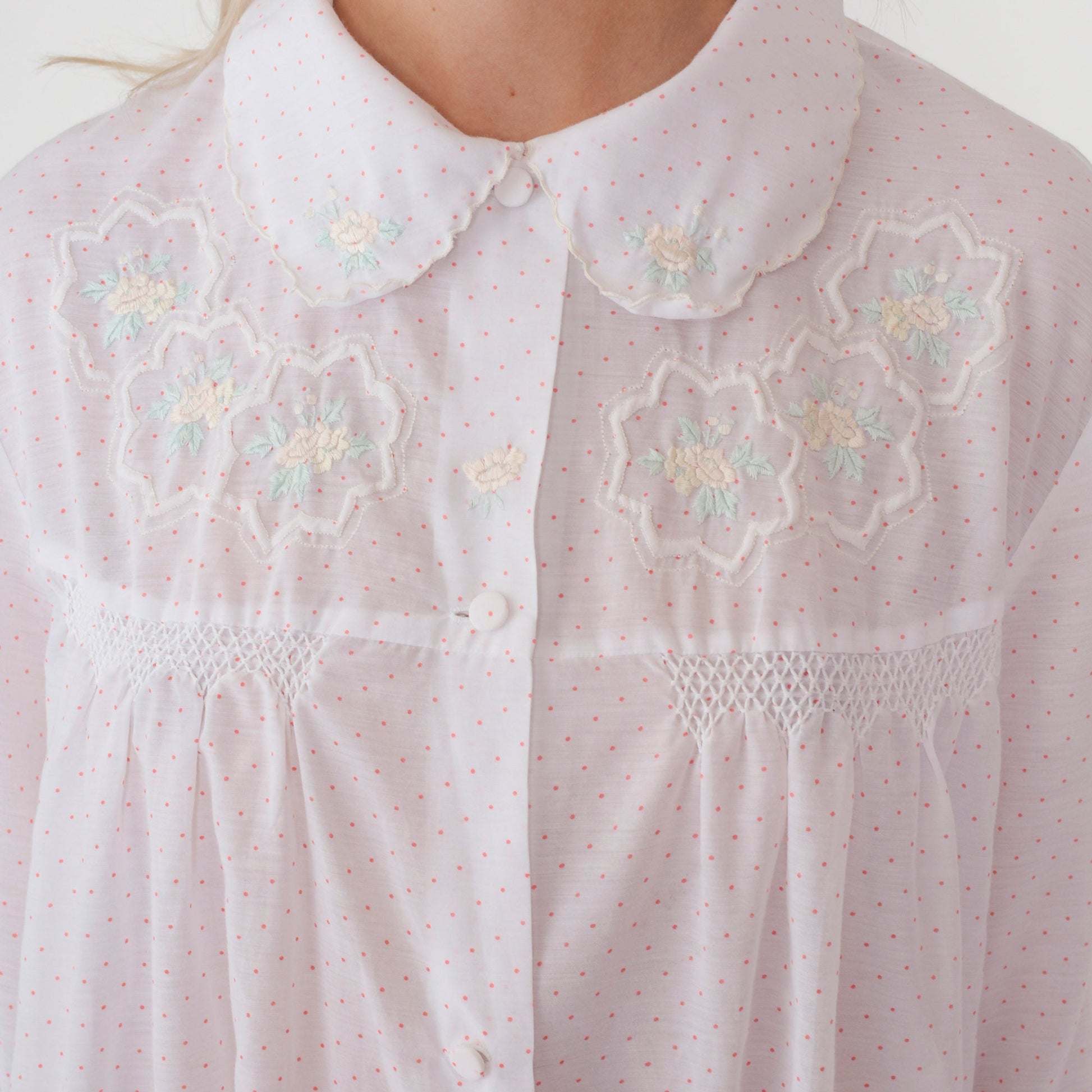 80s White Floral Embroidered Maxi Nightgown Long Sleeve Button Front Large L