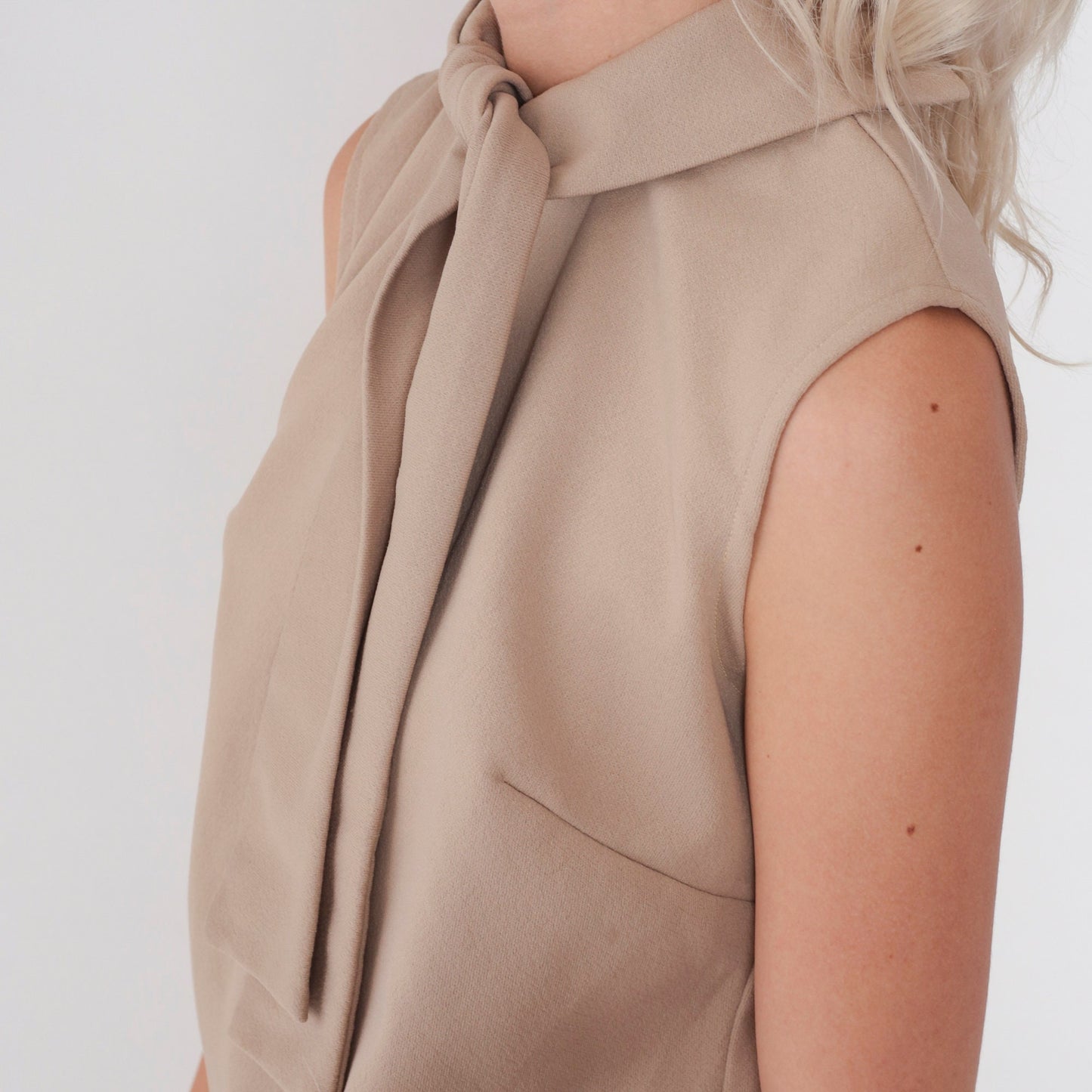 70s Taupe Ascot Tank Top Sleeveless Blouse Rear Zip Small