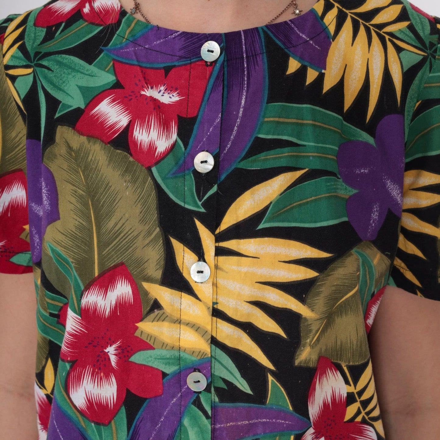 90s Tropical Floral Button-Up Blouse Black Botanical Print Short Sleeve Small