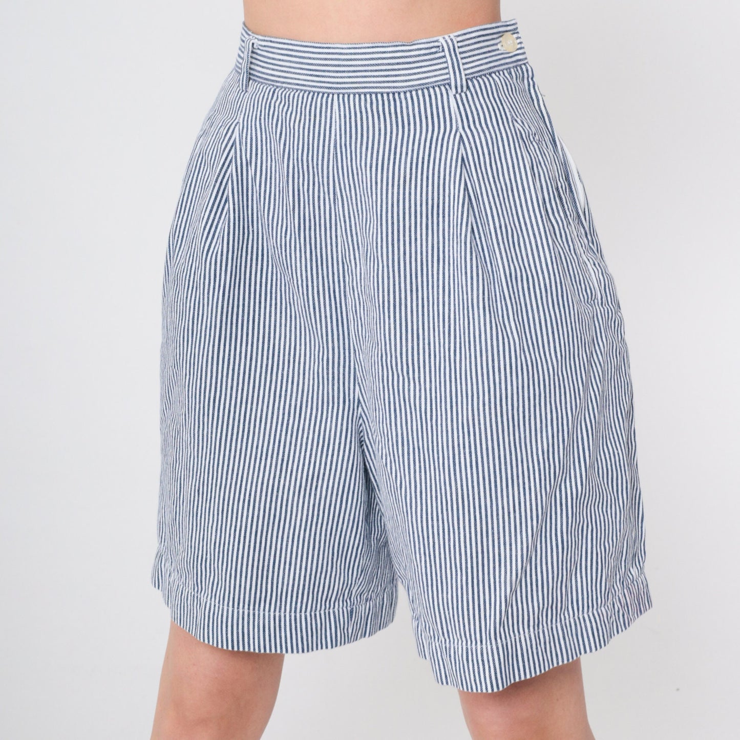 90s Pinstriped High-Waisted Pleated Shorts White Blue Small