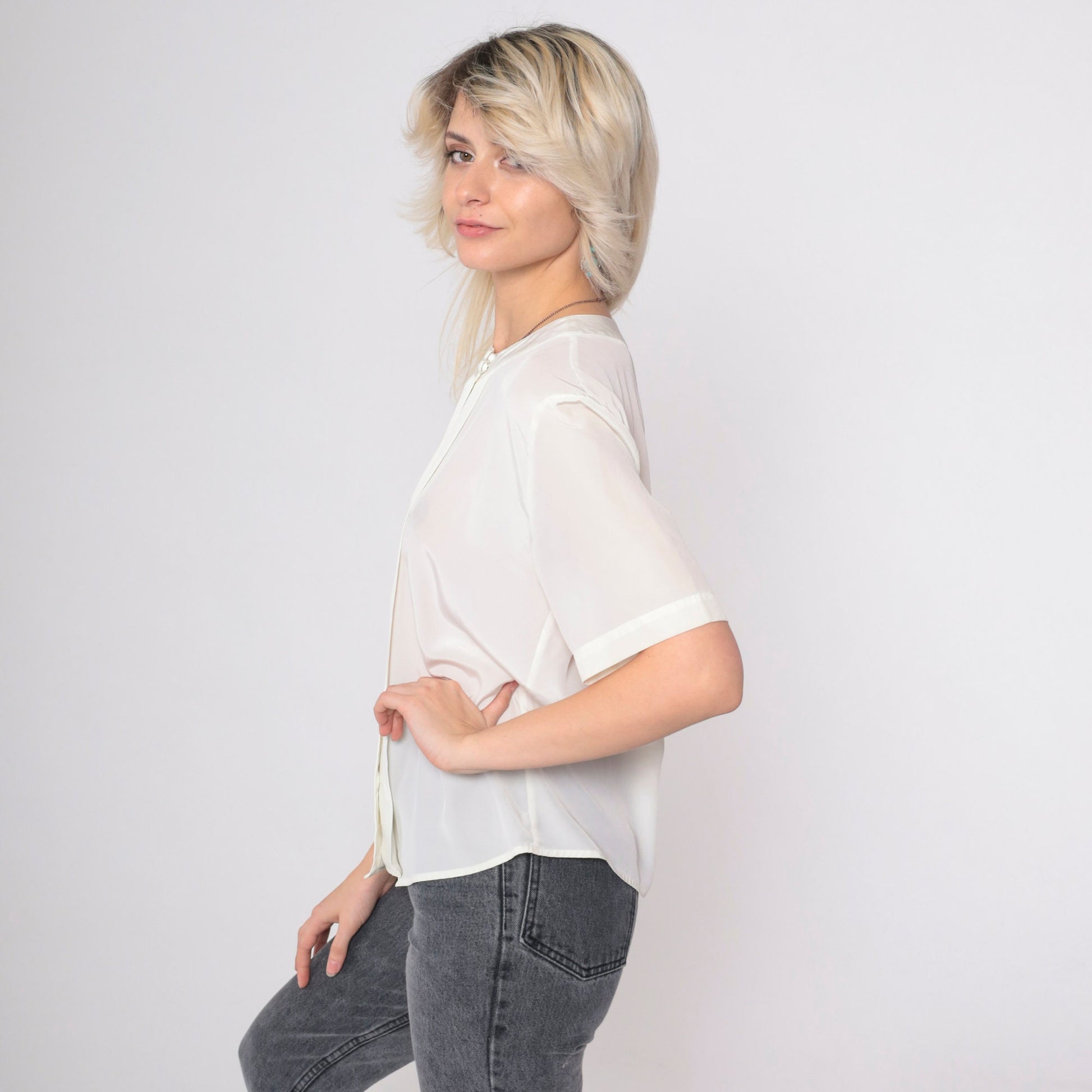 90s Off-White Pleated Button-Up Blouse Short Sleeve Secretary Top Petite 8P