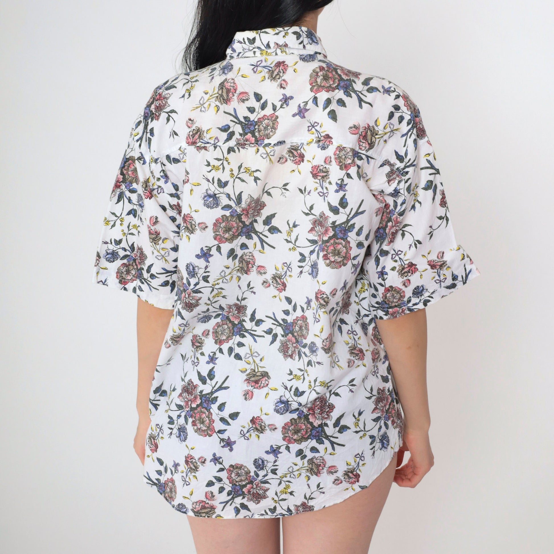 90s Bill Blass Floral Button-Up Blouse Cotton Short Sleeve White Pink Purple Medium
