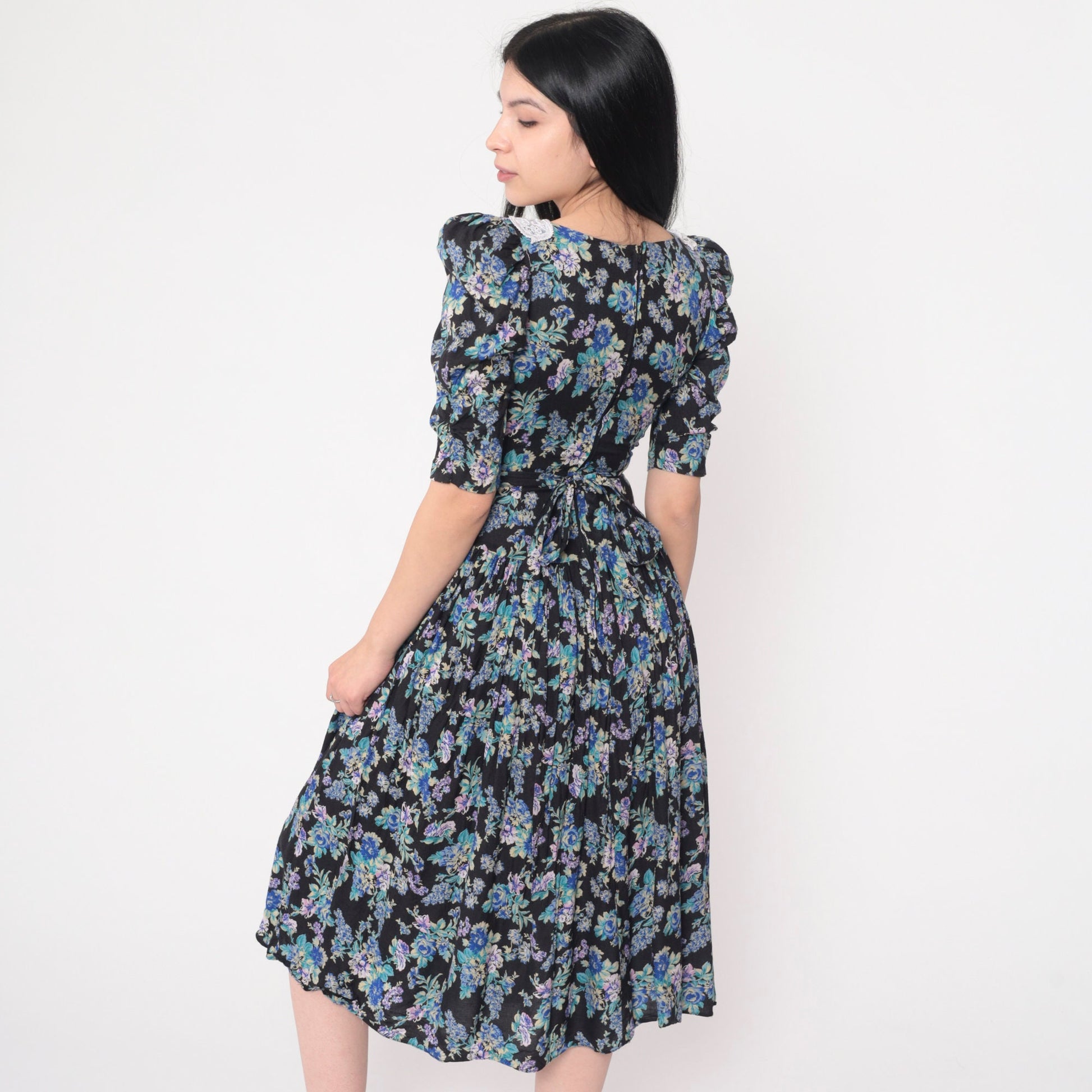 80s Black Floral Midi Dress Puff Sleeve Princess Seams Basque Waist Rayon XXS