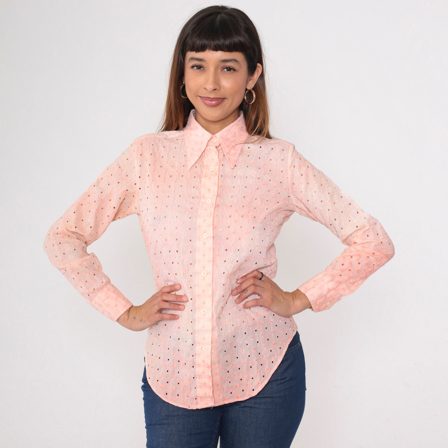 70s Baby Pink Eyelet Lace Button-Up Blouse Dagger Collar Long Sleeve Small