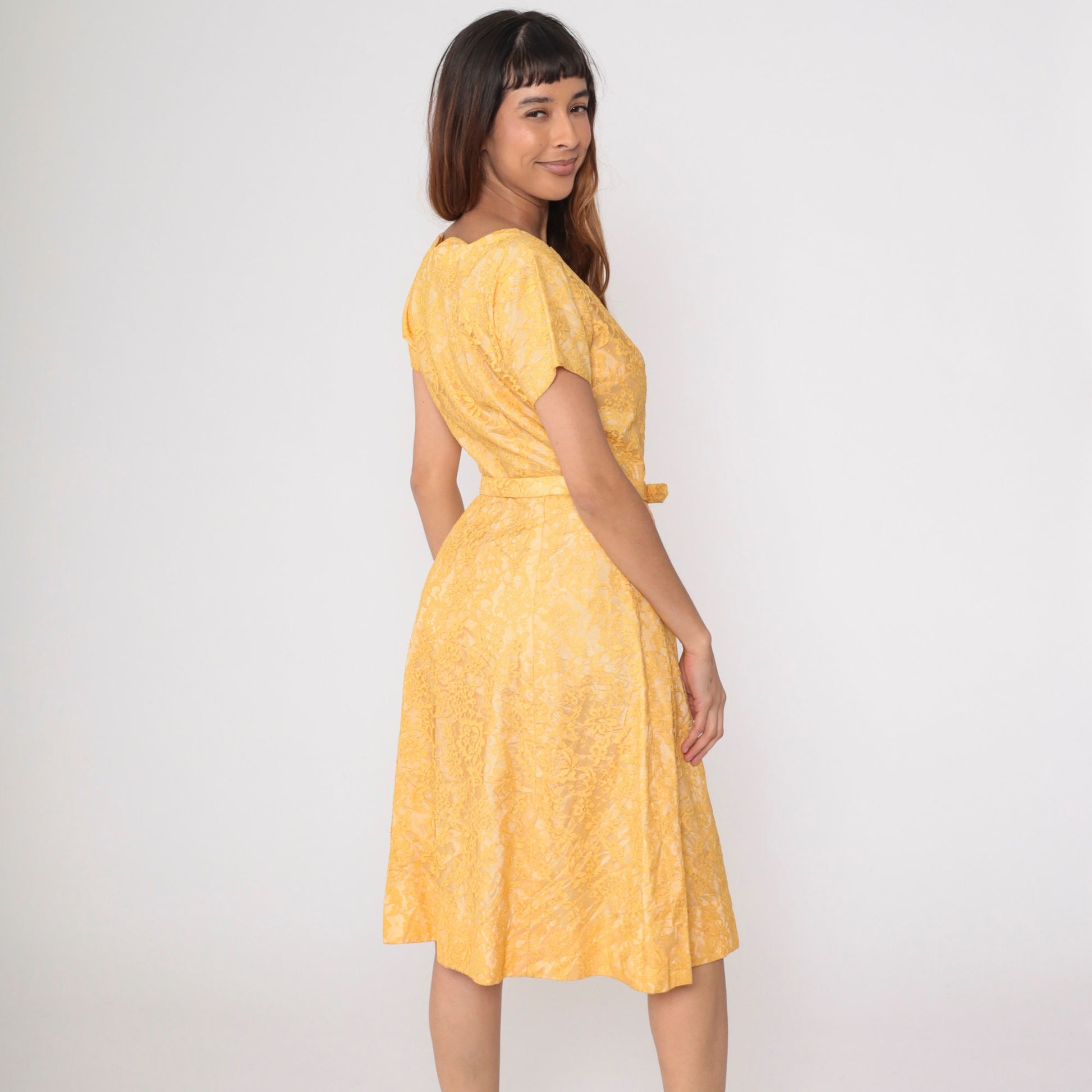 1960s Lace Cocktail Dress Scalloped Neckline High Waist Midi Yellow-Orange Medium 8