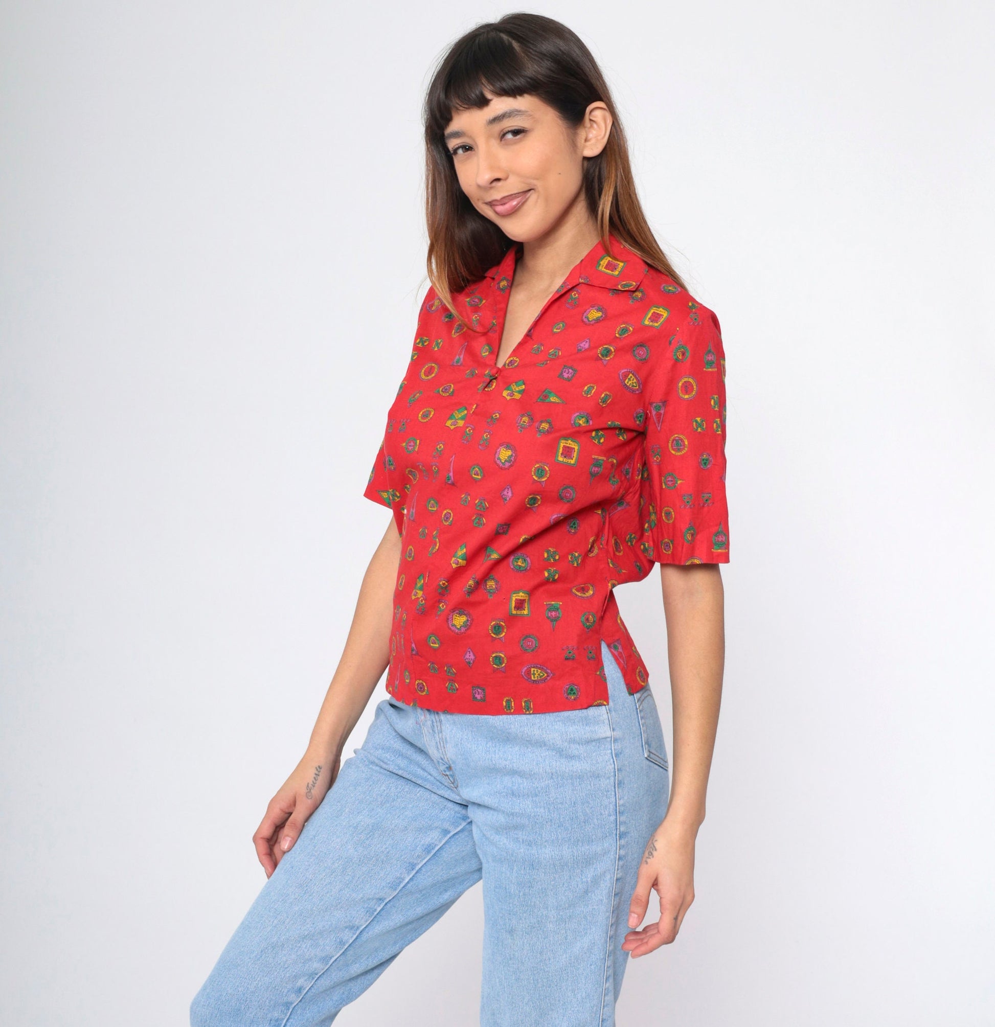 70s Heraldic Crest Print Blouse Red Collegiate Military V-Neck Small S