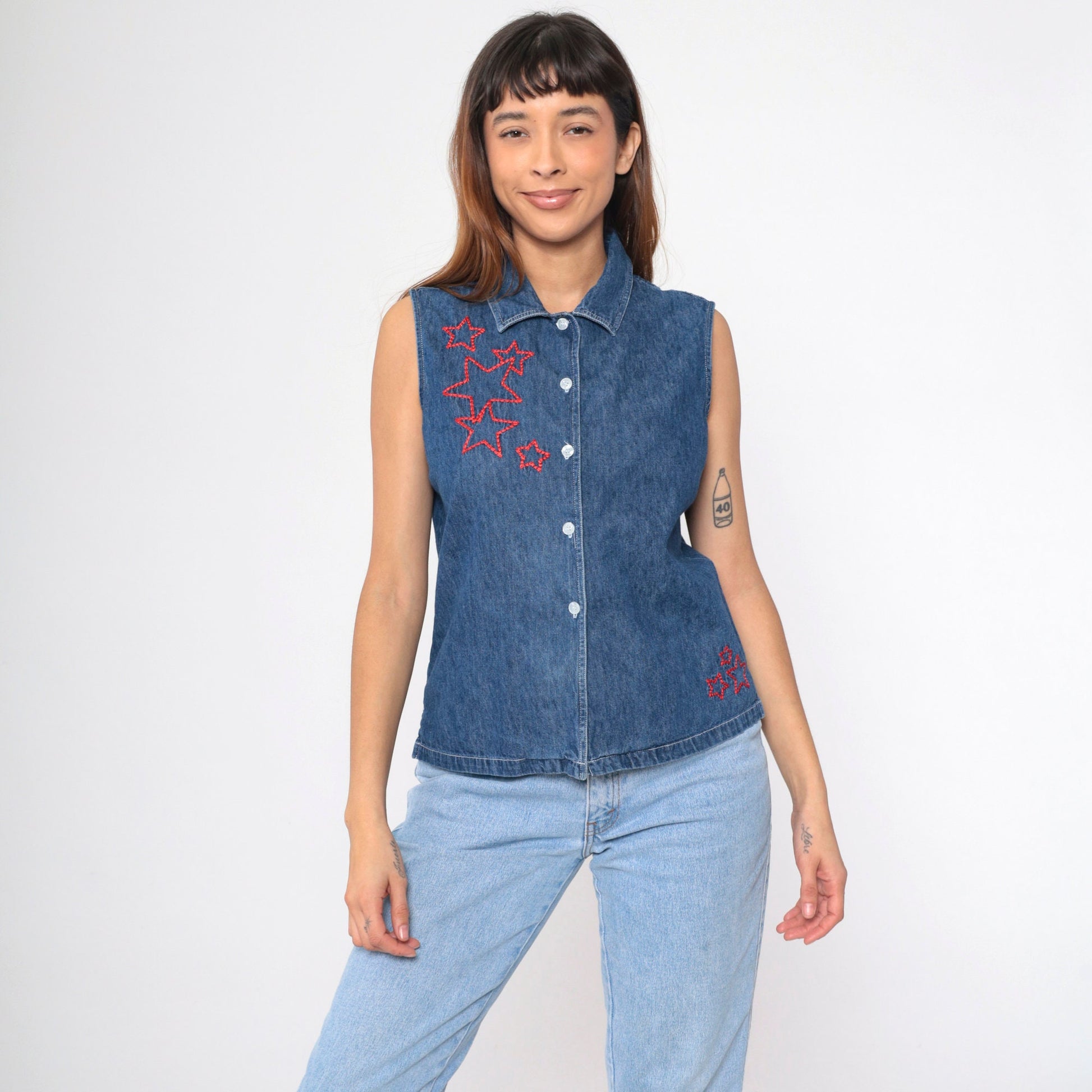 90s Denim Star Embroidered Sleeveless Button Up Blouse Blue Red Medium