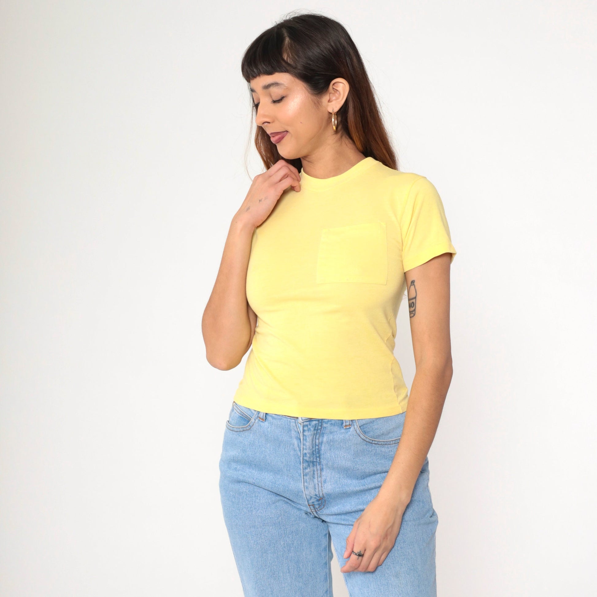 90s Yellow Pocket T-Shirt Cotton Blend Crewneck Youth Medium