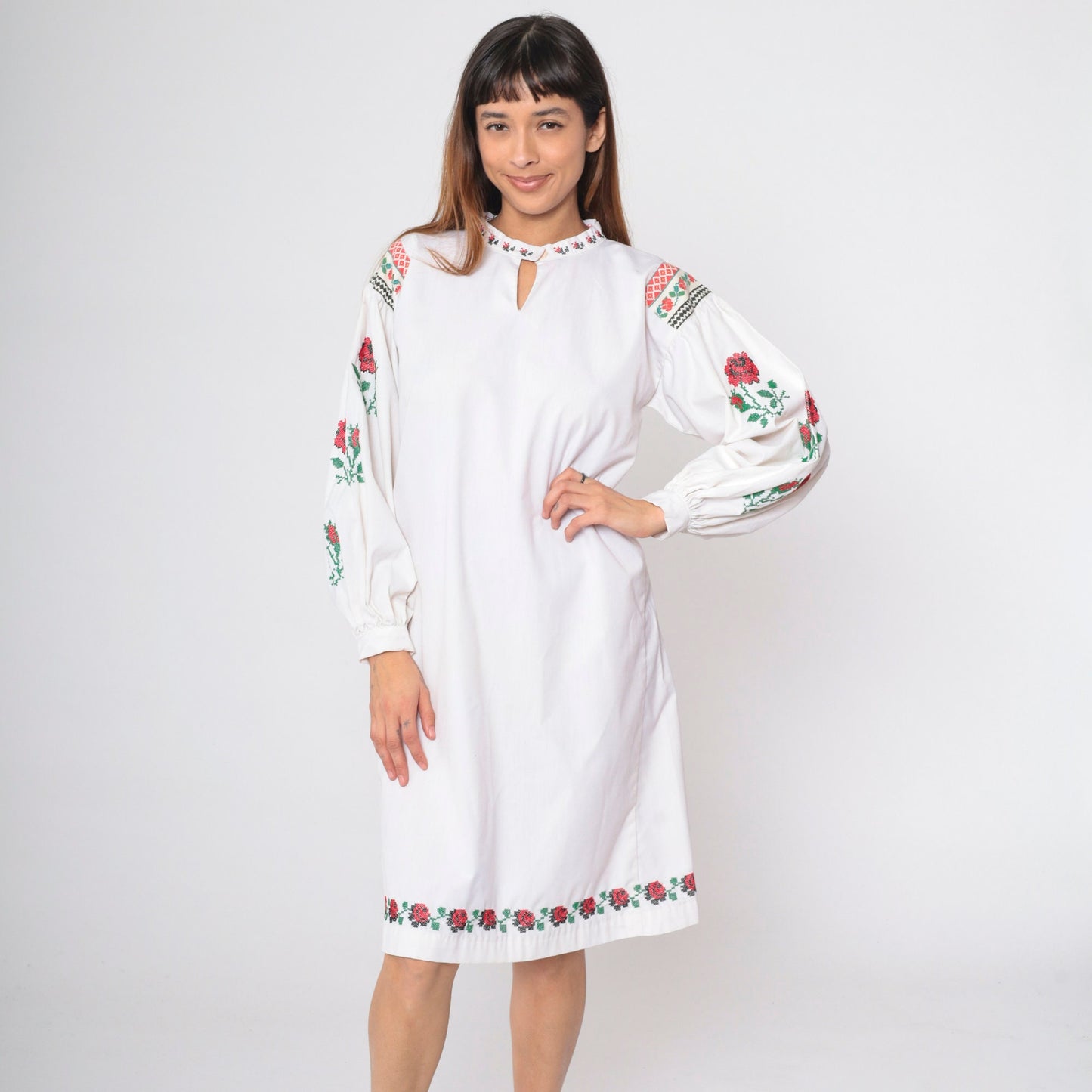 70s Floral Cross Stitch Embroidered Dress White Midi Shift Long Sleeve Medium