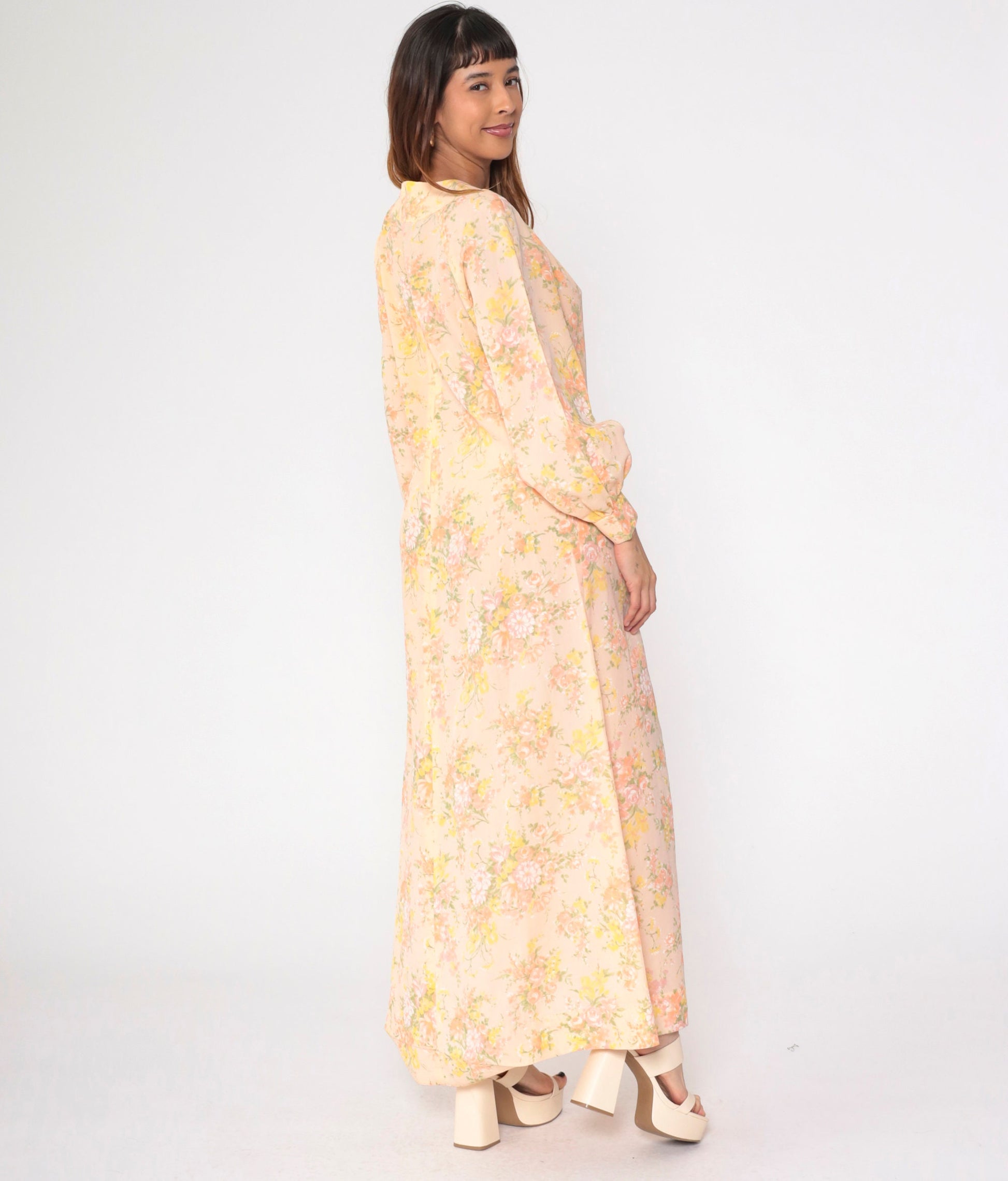 70s Peach Floral Maxi Dress Keyhole Neck Long Sleeve Medium