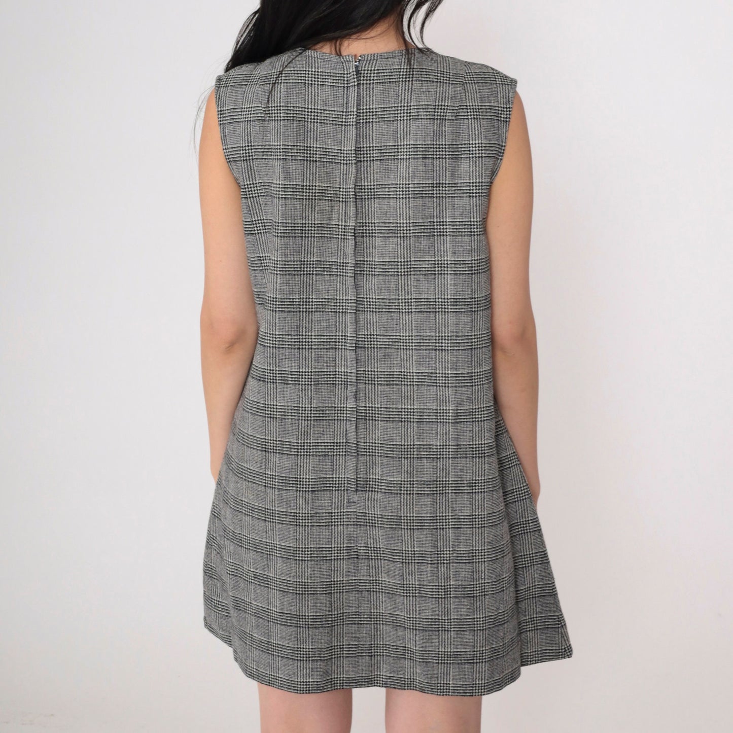 60s Plaid Mini Jumper Dress Mod Sleeveless Scoop Neck Grey Black Tartan Large L