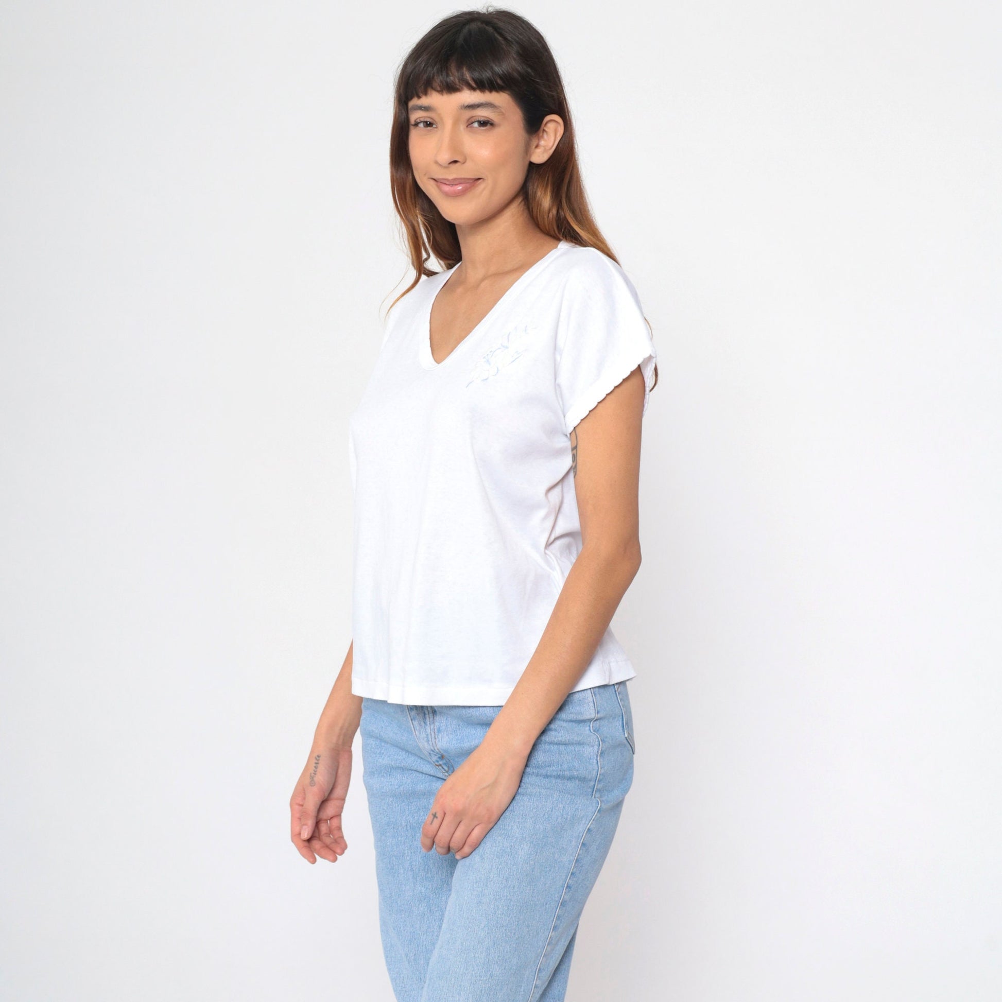 80s Allana of New York Floral Embroidered T-Shirt White Cap Sleeve V-Neck Large