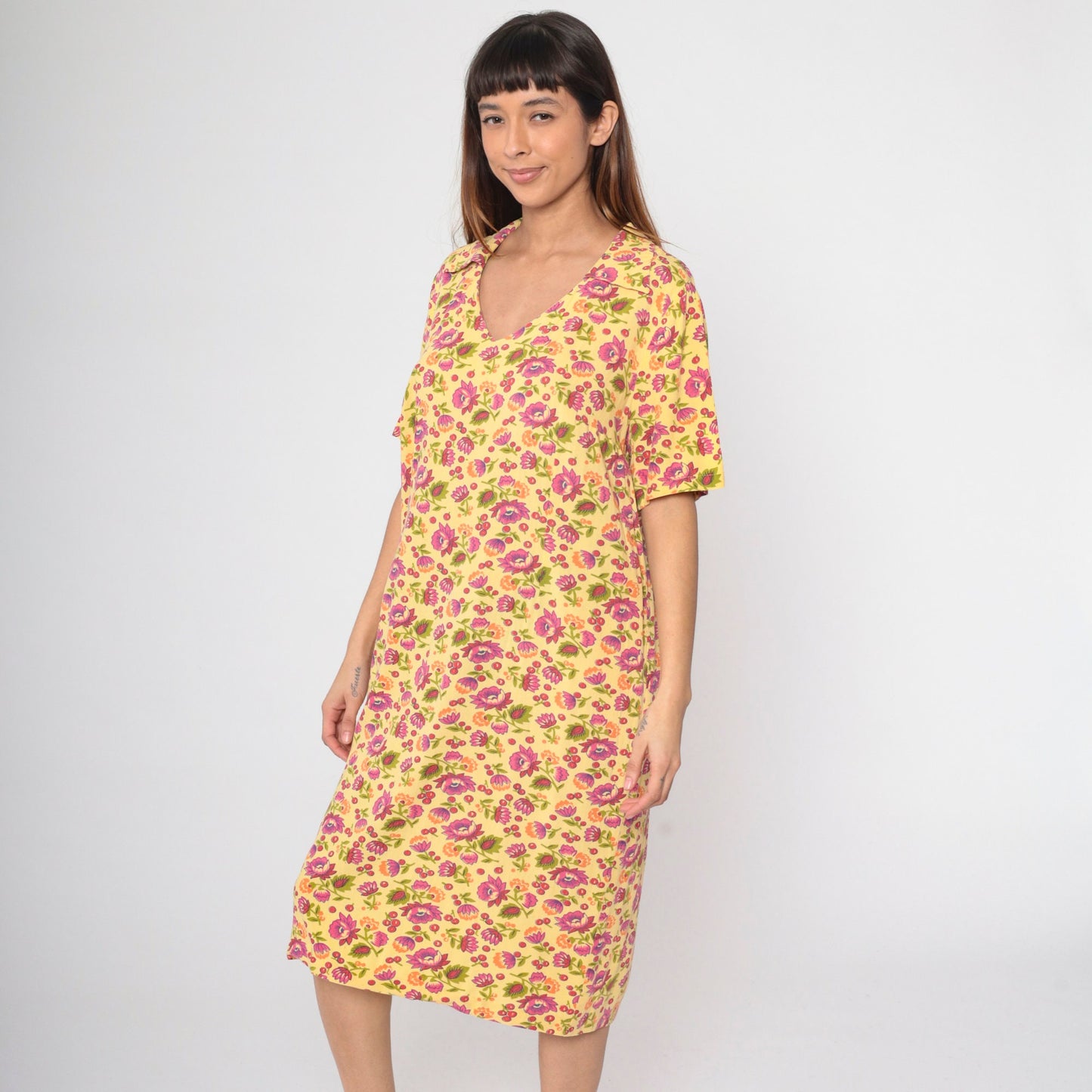 70s Yellow Floral Shift Dress Berry Print Collar V-Neck Knee Length Medium Large