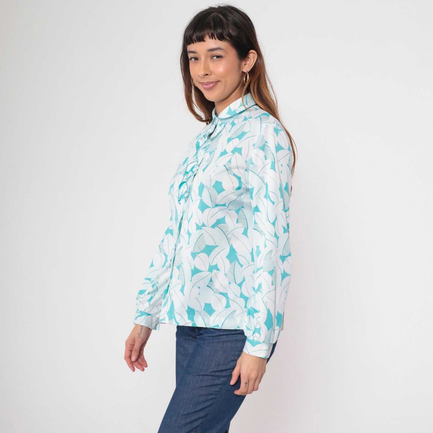 70s Leaf Print Ruffle Tuxedo Blouse Peter Pan Collar Long Sleeve White Blue Large