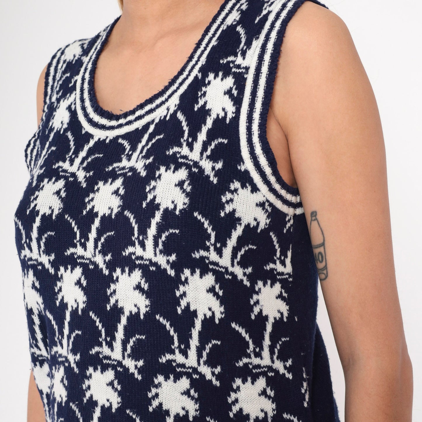 70s Palm Tree Knit Vest Navy White Scoop Neck Sleeveless Top Small S
