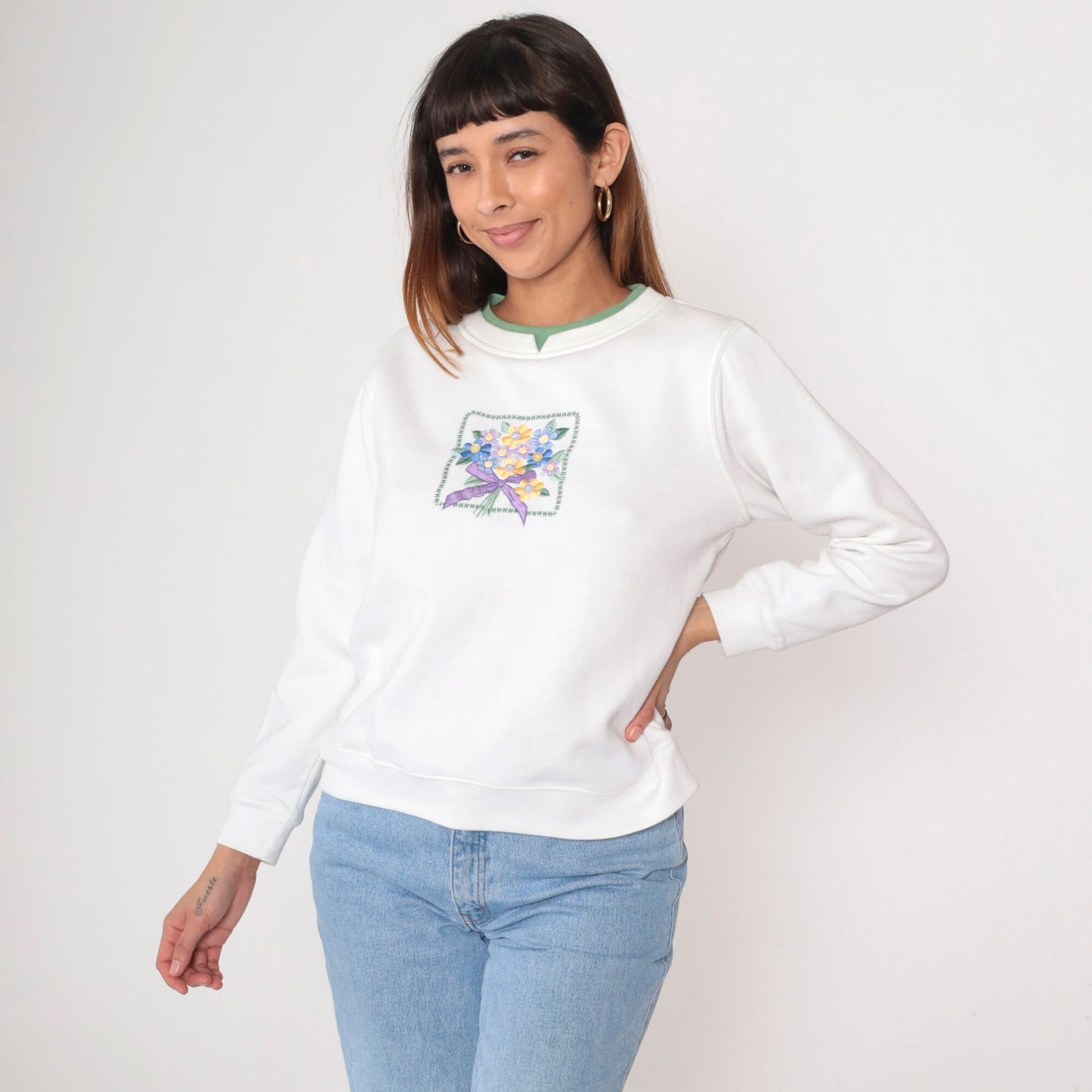 90s Floral Embroidered Sweatshirt White Double Collar Crewneck Petite Large