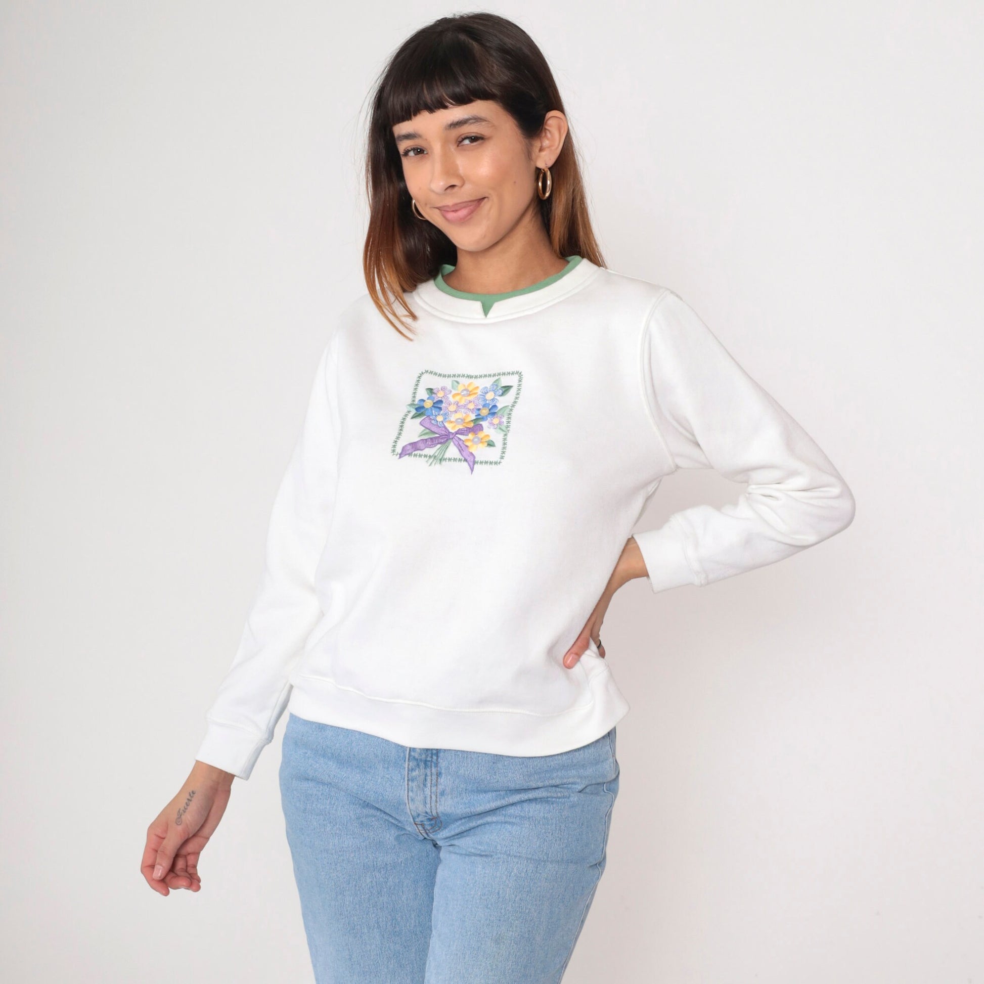 90s Floral Embroidered Sweatshirt White Double Collar Crewneck Petite Large