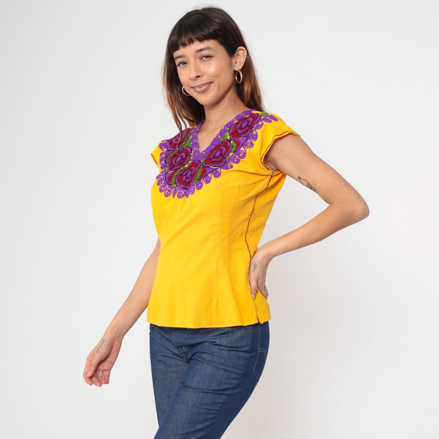 90s Mexican Embroidered Floral Blouse Yellow Short Sleeve V Neck Medium