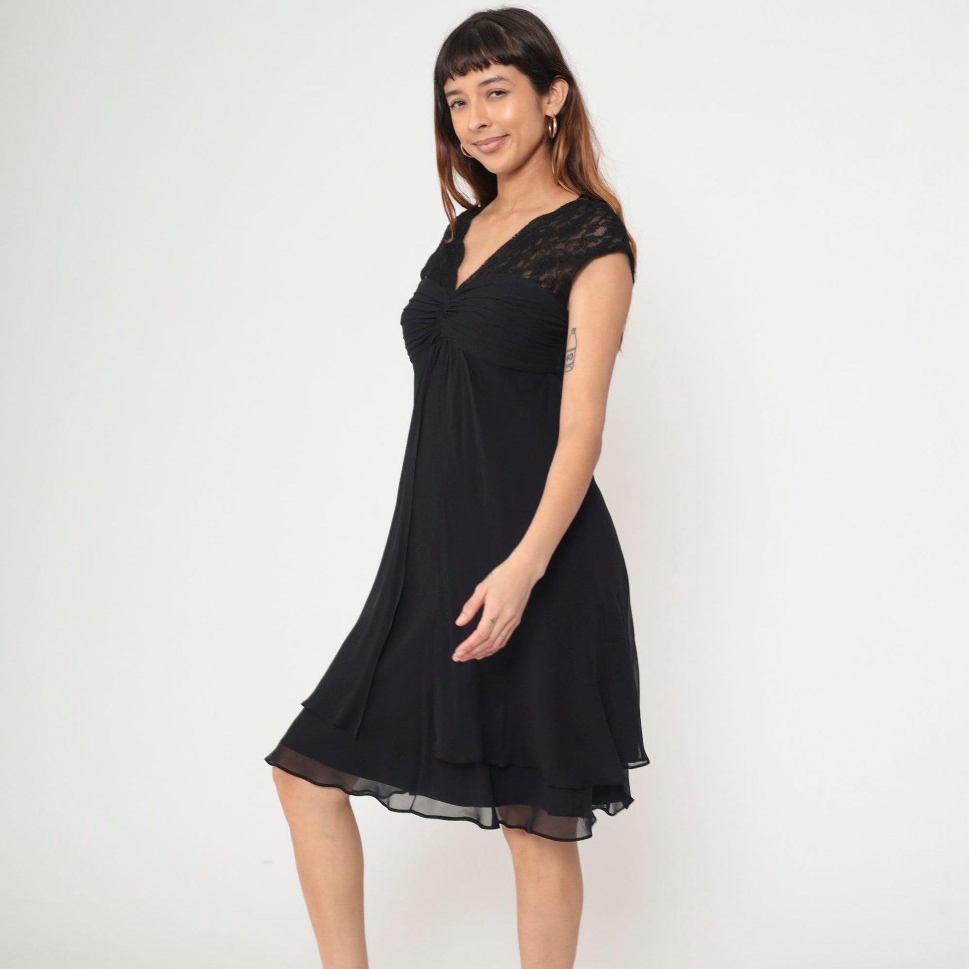 90s Donna Ricco Black Lace Silk Dress V-Neck Cap Sleeves Midi Small