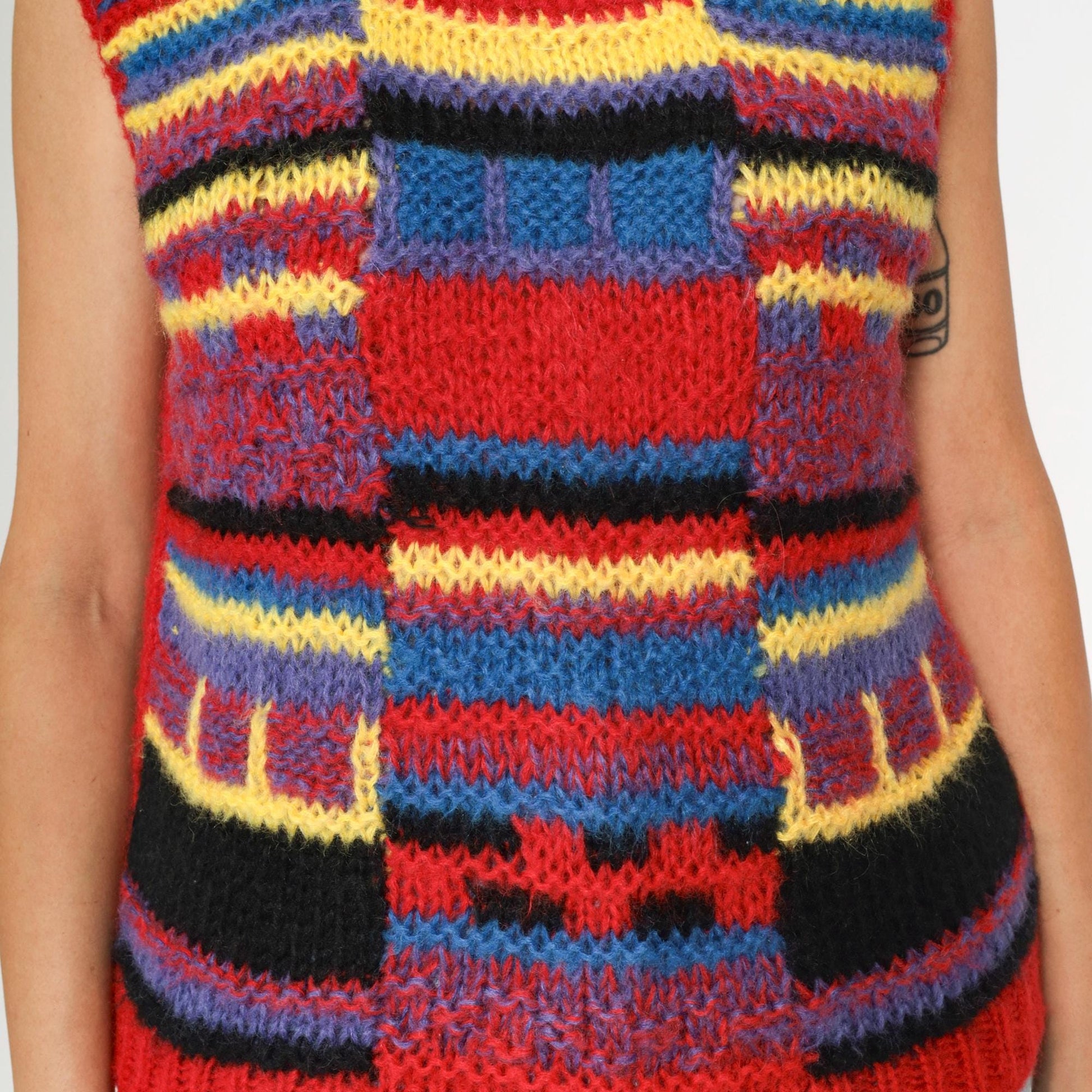 80s Checkered Knit Vest Red Blue Yellow Scoop Neck Sleeveless Small
