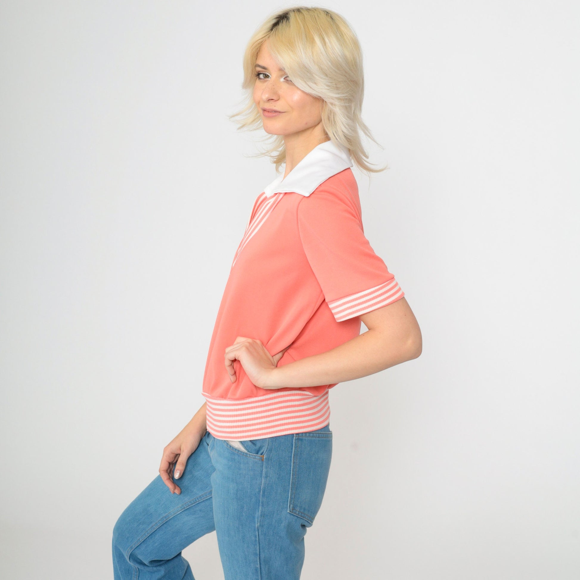 70s Coral Pink V-Neck Blouse White Collar Short Sleeve Small