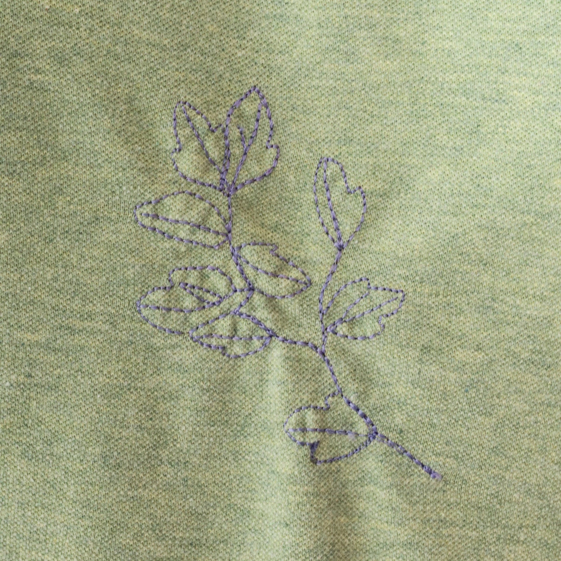 Y2K Leaf Embroidered T-Shirt Green Split Neck Short Sleeve Small S