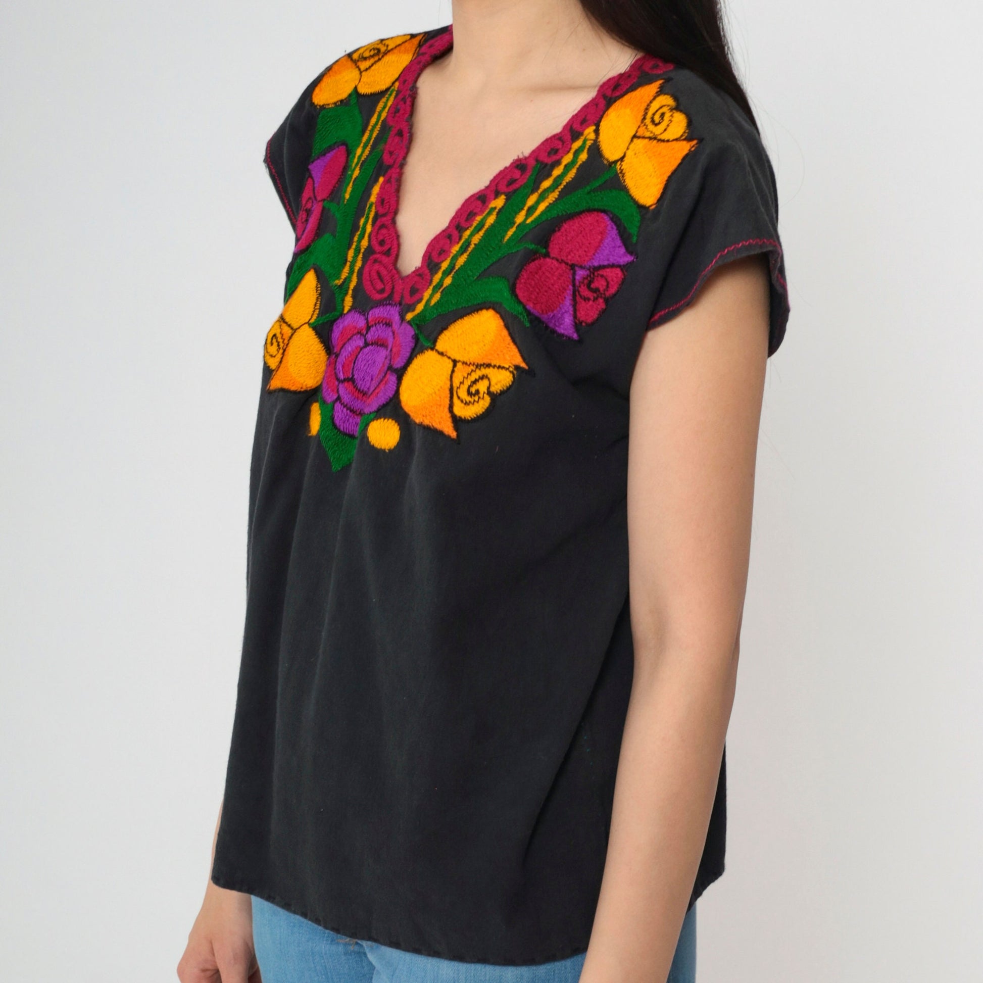 90s Mexican Floral Embroidered Blouse Black Short Sleeve Medium