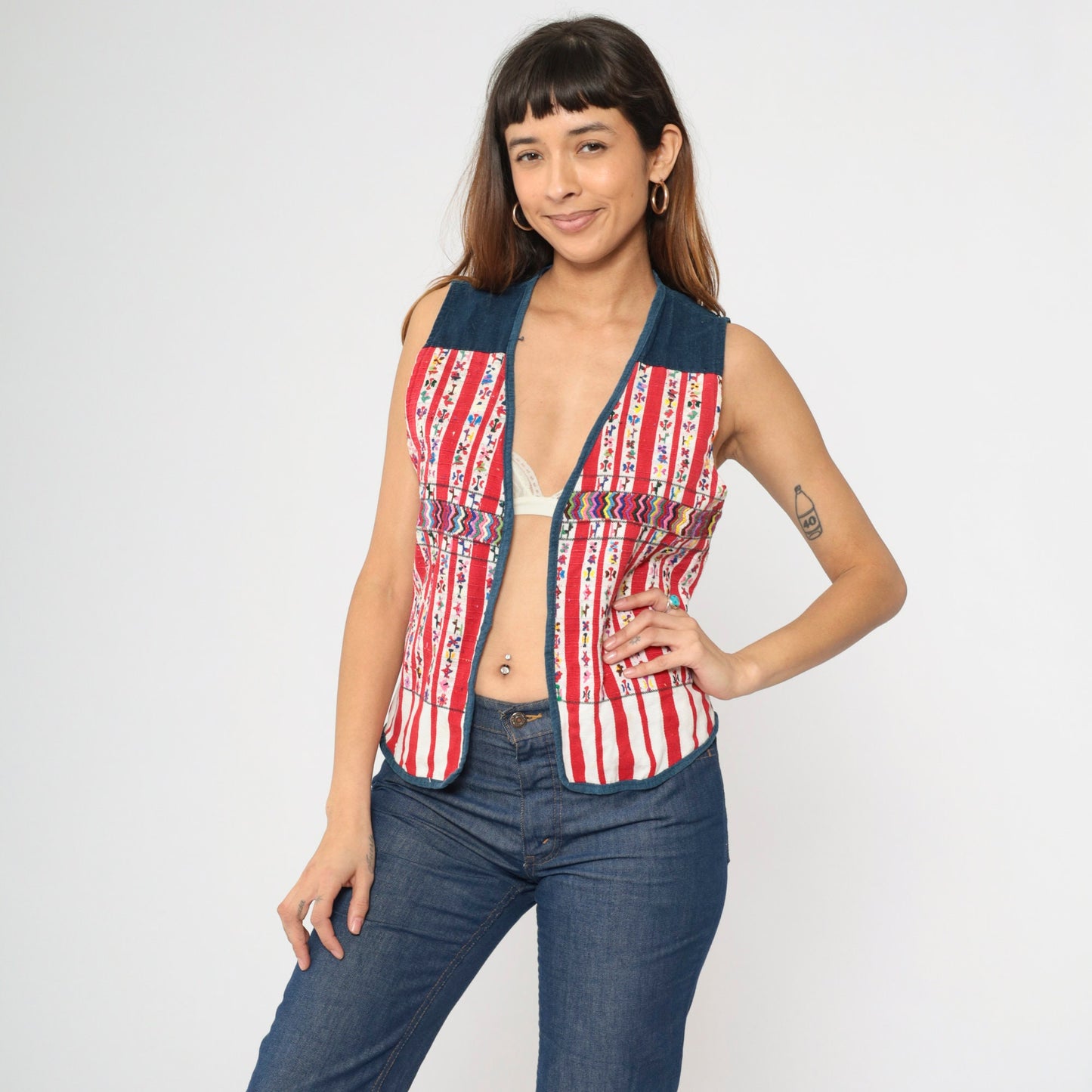 80s Guatemalan Embroidered Vest Red White Striped Animal Pattern Small