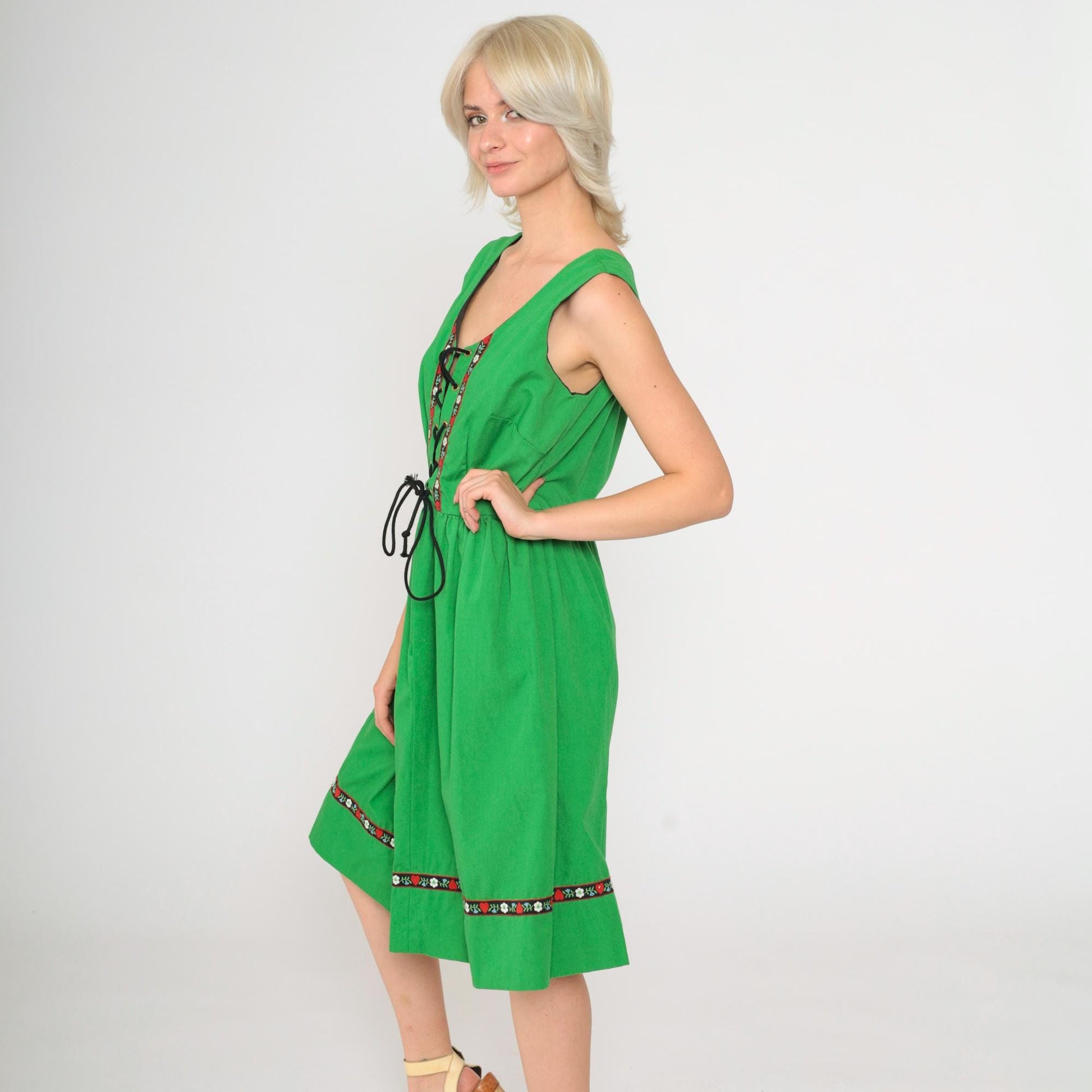 70s Dirndl Dress Green Floral Lace-Up High Waist Midi Sleeveless Medium