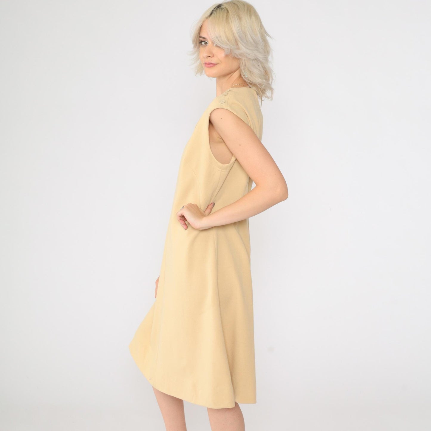 60s Mod Beige Shift Mini Dress Sleeveless Knit Button Shoulder Medium
