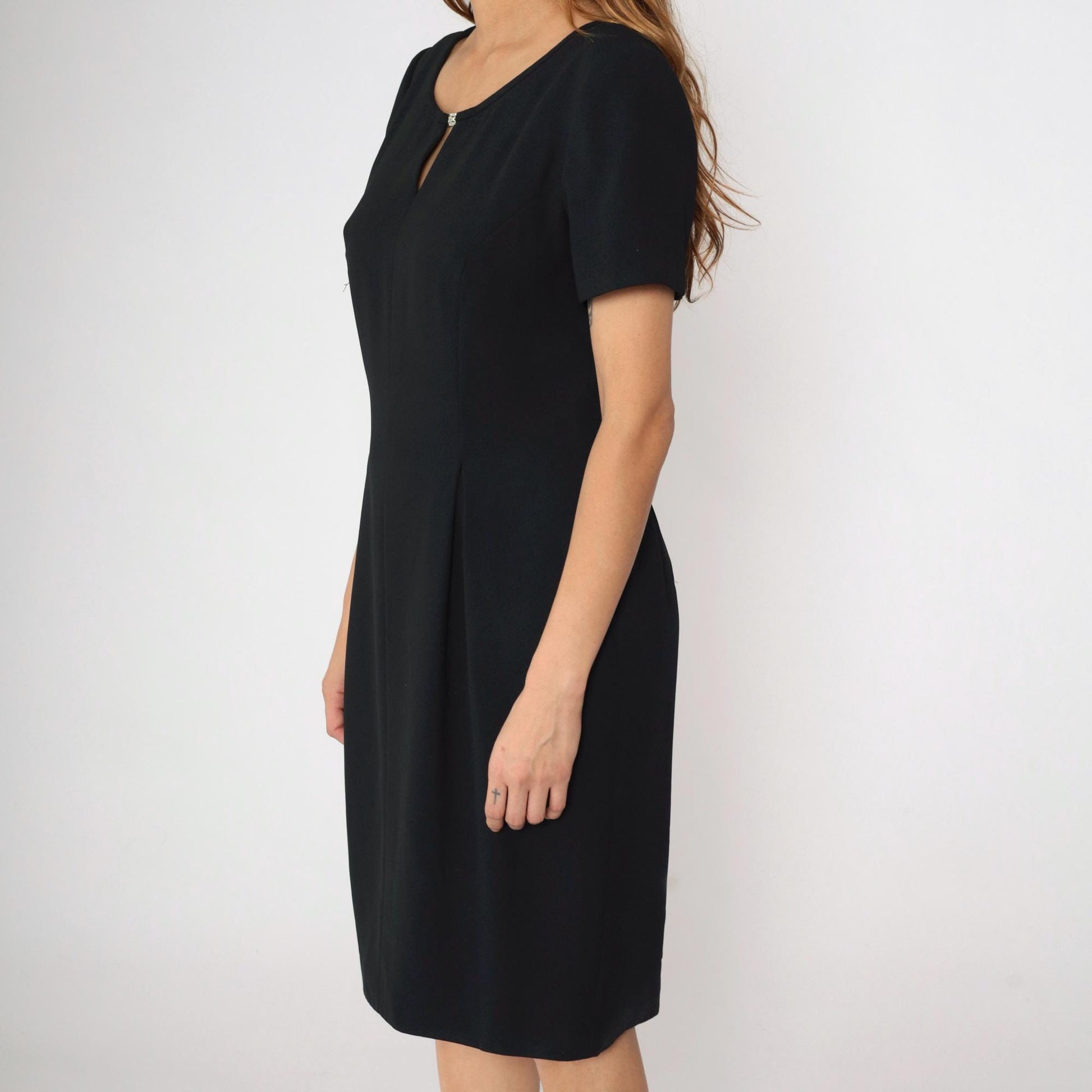 90s Maggy London Black Knee-Length Sheath Dress Rhinestone Clasp Medium