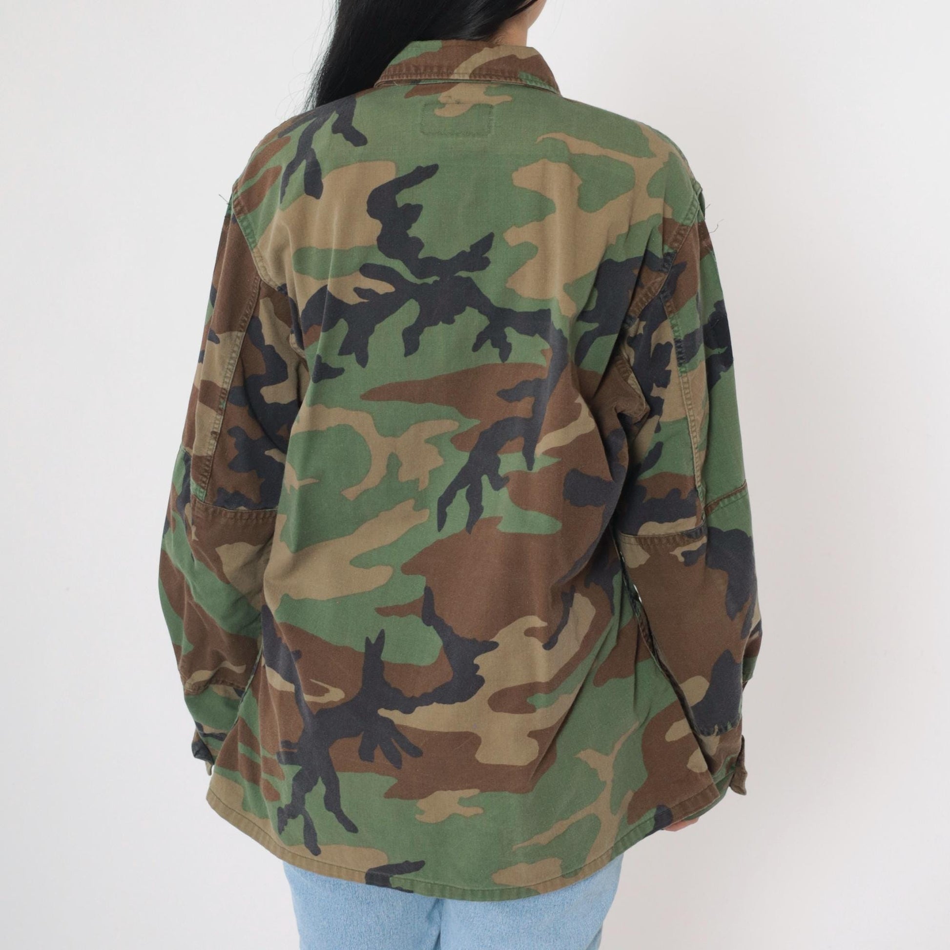 90s U.S. Army Woodland Camo Field Jacket Airborne Patches Medium Short