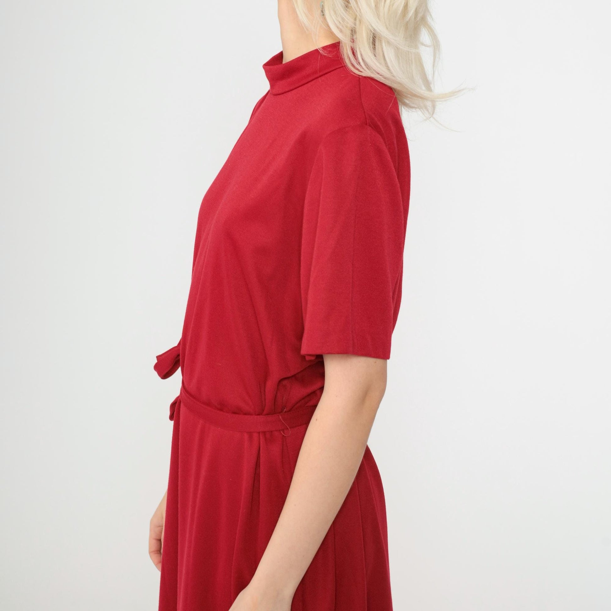 70s Dark Red Shift Dress Mock Neck Midi Short Sleeve Belted Medium