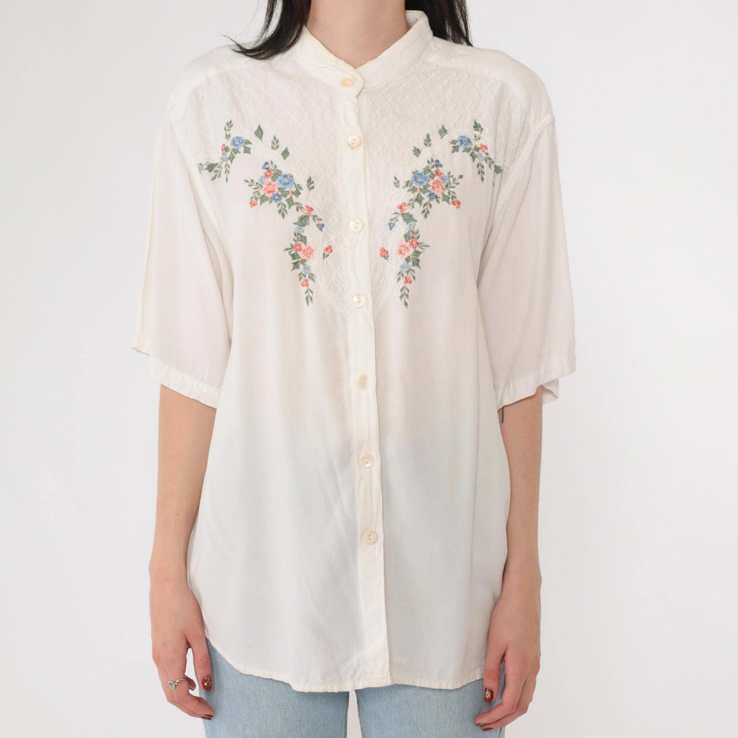 90s Garbo Floral Embroidered White Rayon Blouse Mandarin Collar Medium