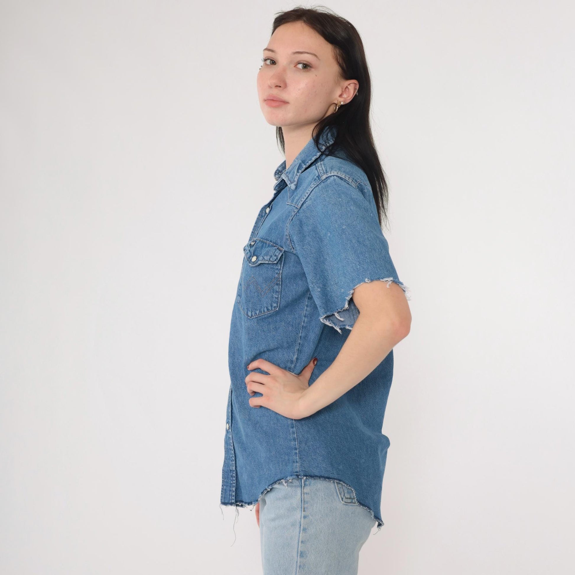 90s Wrangler Blue Denim Western Shirt Pearl Snap Cutoff Sleeves Small