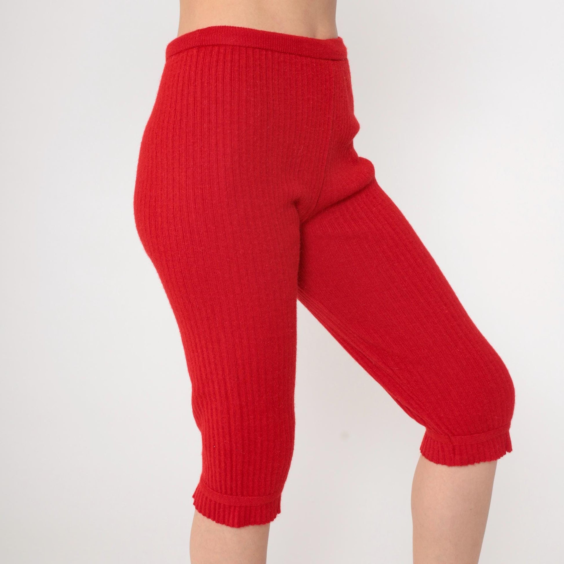 1960s Red Ribbed Knit Capri Pants High Waist Button Accent Cropped Extra Small
