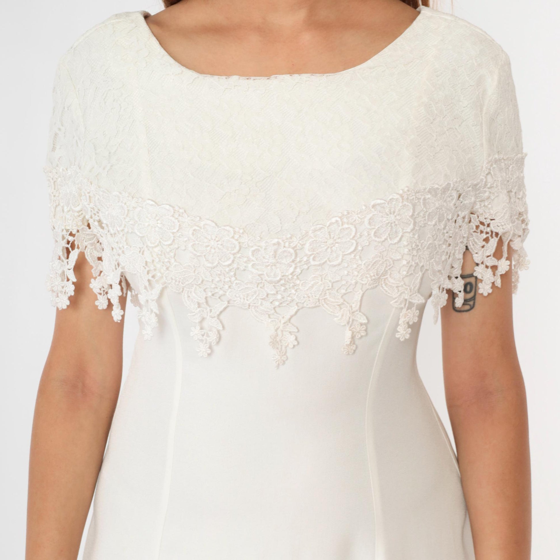 90s White Lace Mini Dress Floral Short Sleeve Bow Back Train Small