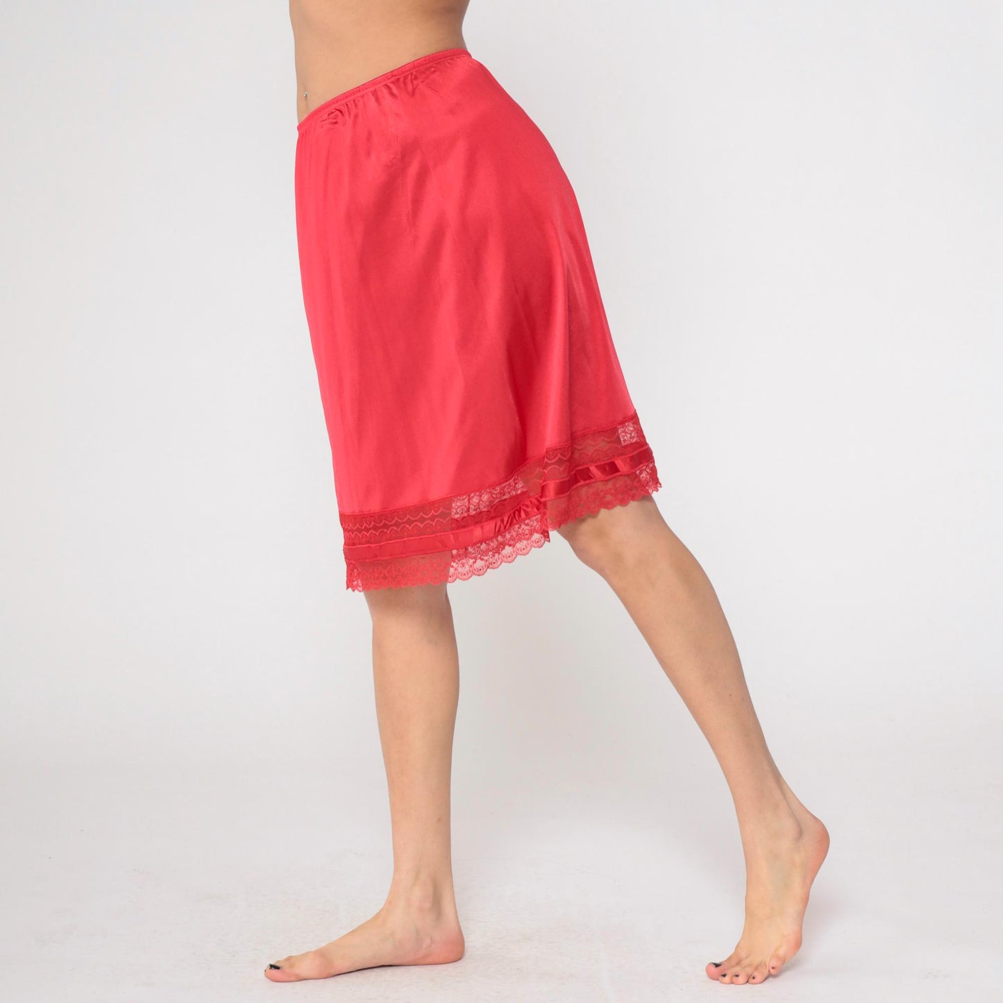 80s Vanity Fair Red Lace Half Slip Knee-Length Nylon Medium