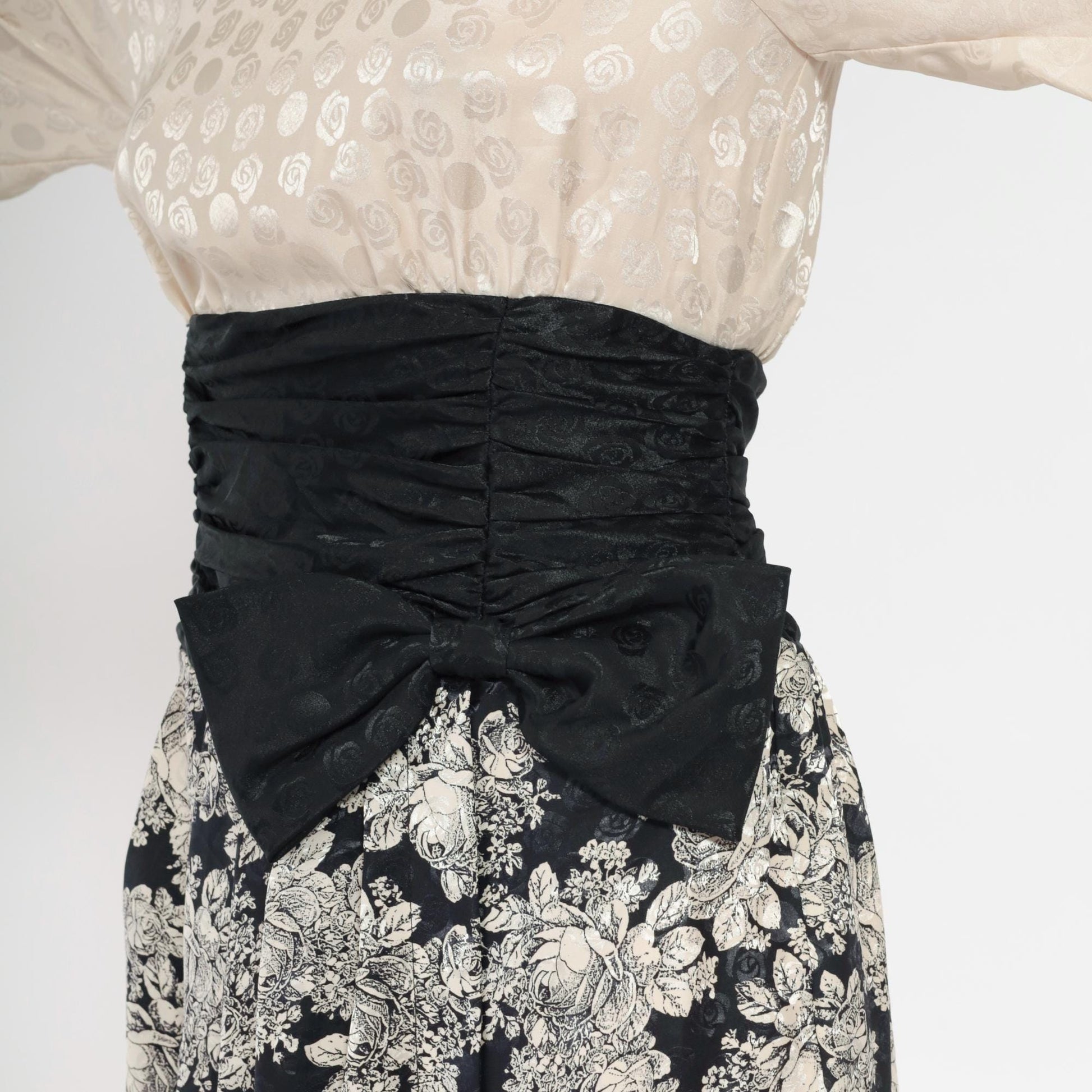 80s Connections Floral Embossed Puff Sleeve Midi Dress Ivory Black Bow Small