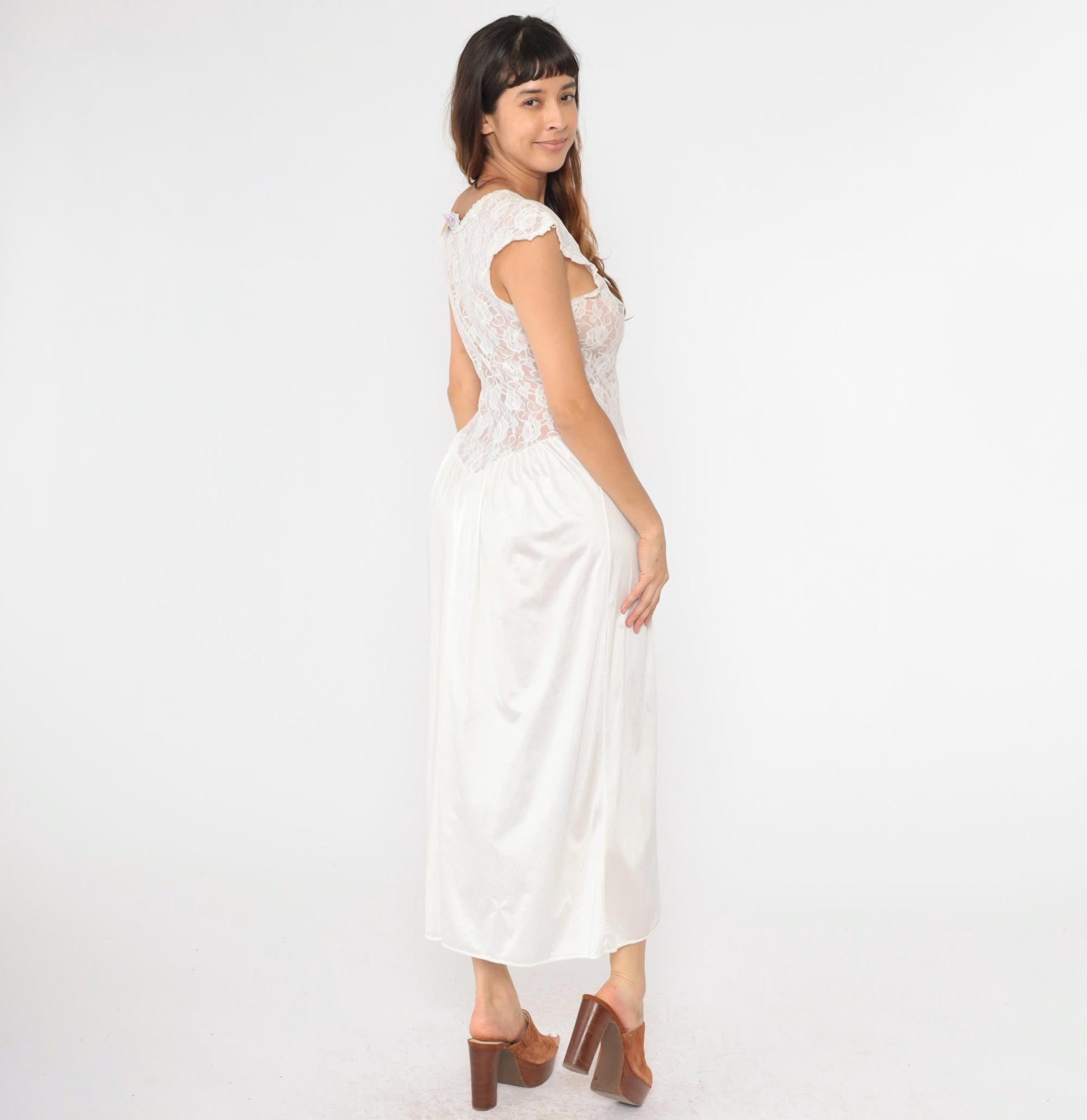 80s White Lace Iridescent Maxi Nightgown Cap Sleeve Low Basque Waist Medium