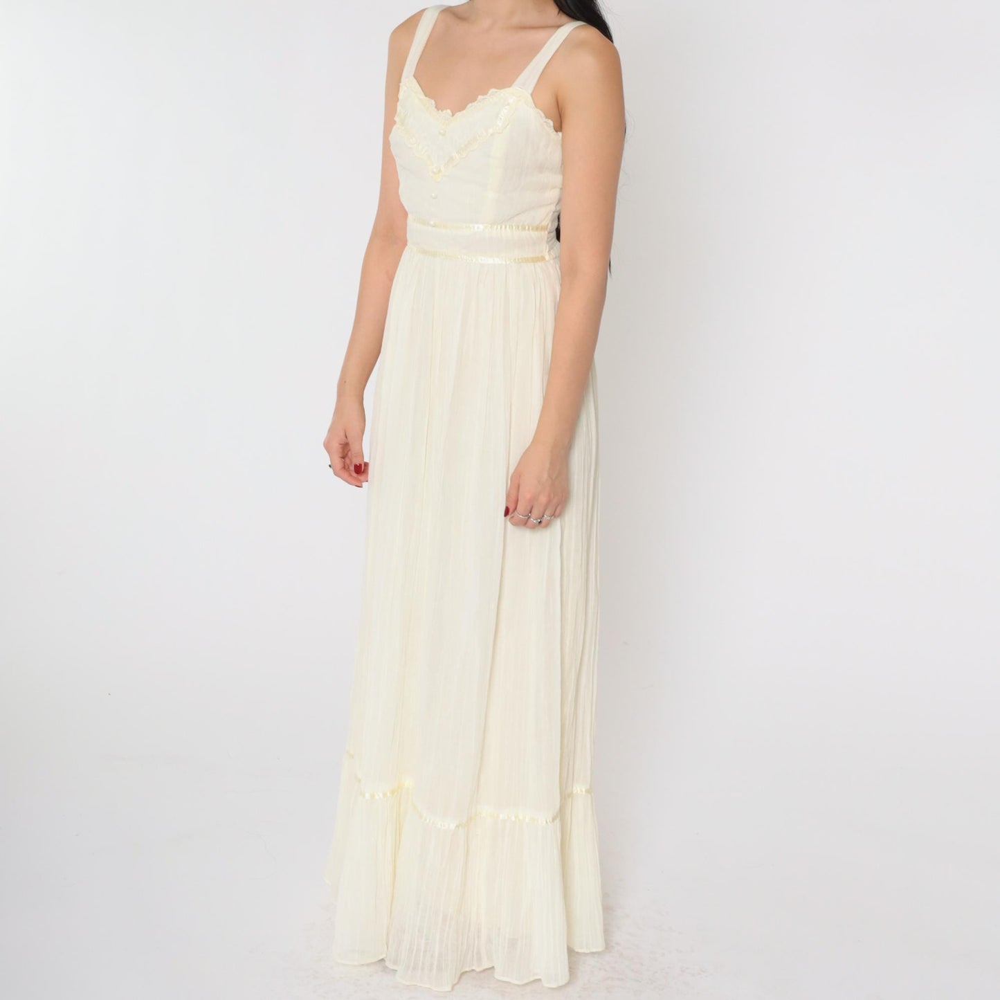 70s Cream Tiered Maxi Dress Sweetheart Neckline Lace Trim Small