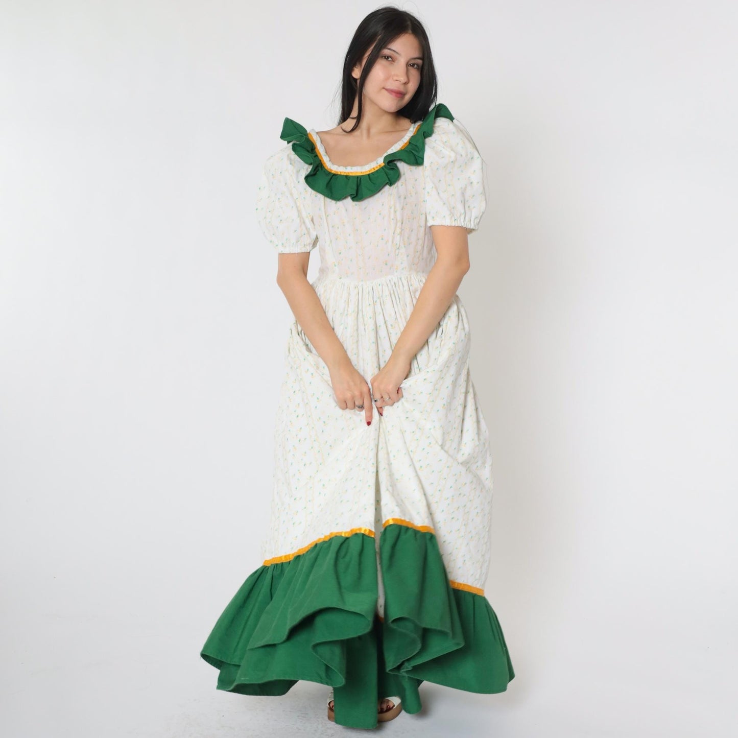 70s White Calico Floral Maxi Dress Puff Sleeve Green Ruffles High Waist Medium