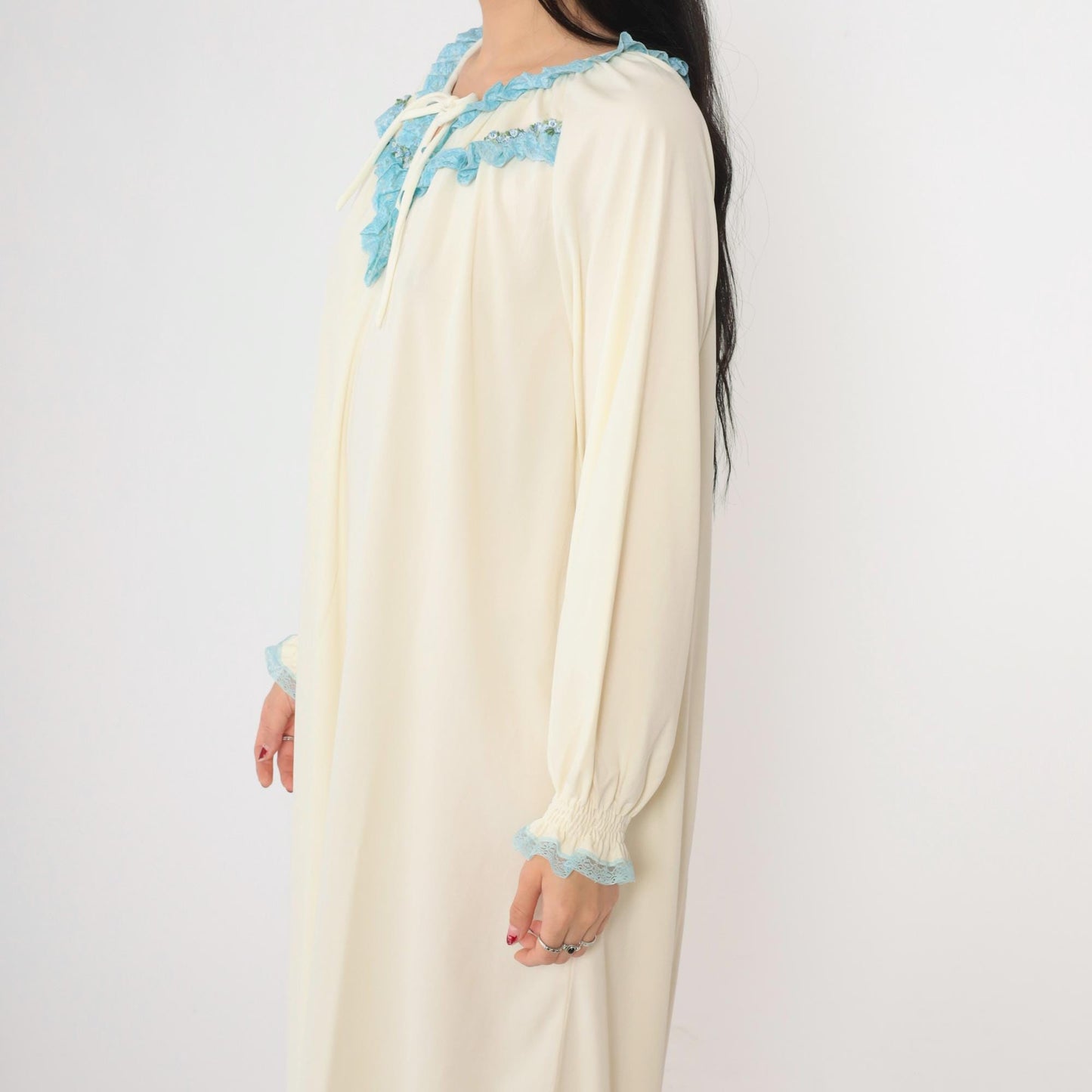 70s Cream Nightgown Maxi Keyhole Tie Neck Long Sleeve Lace Trim Large XL