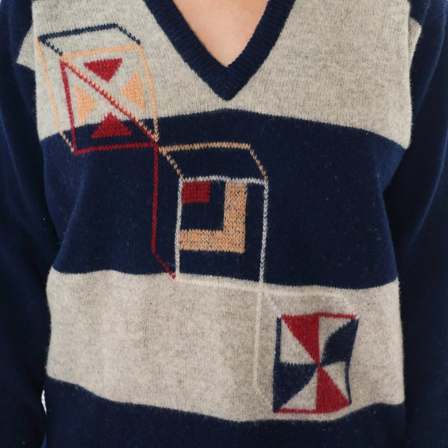 80s Geometric Cube Striped Wool V-Neck Sweater Navy Grey Medium