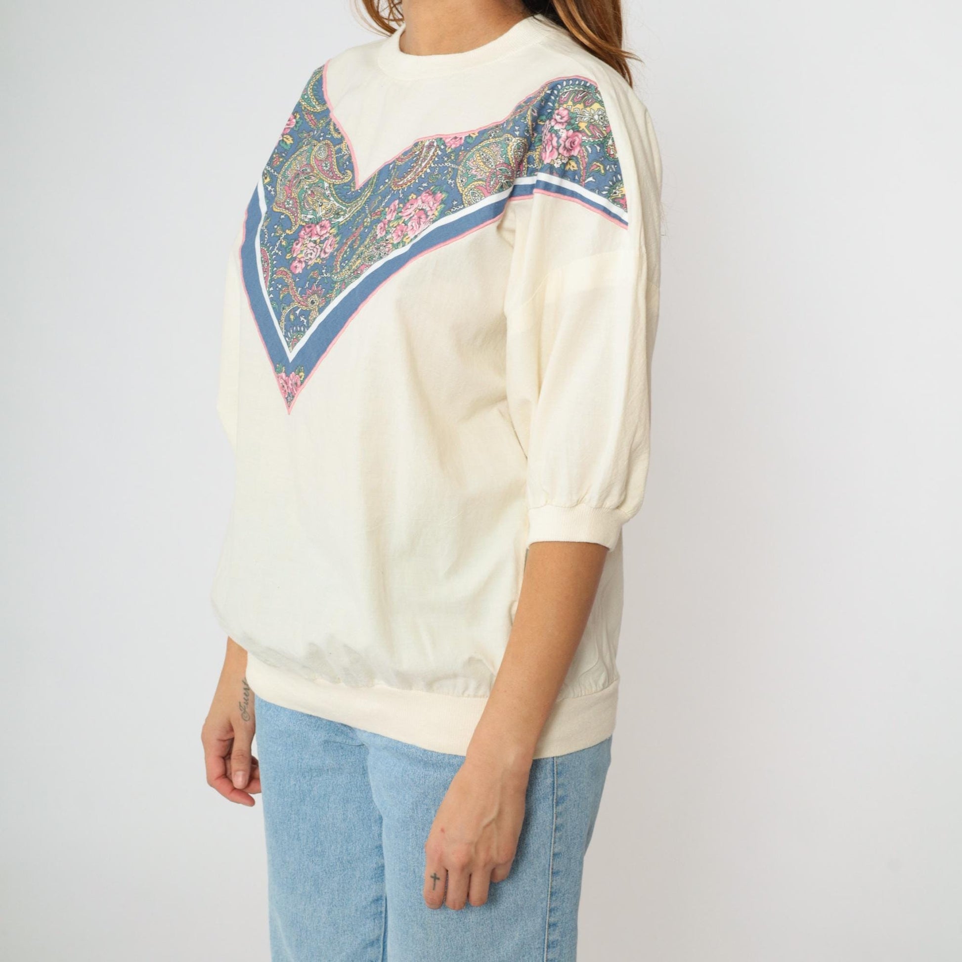 90s Cream Paisley Floral Blouse Short Sleeve Banded Hem Large L