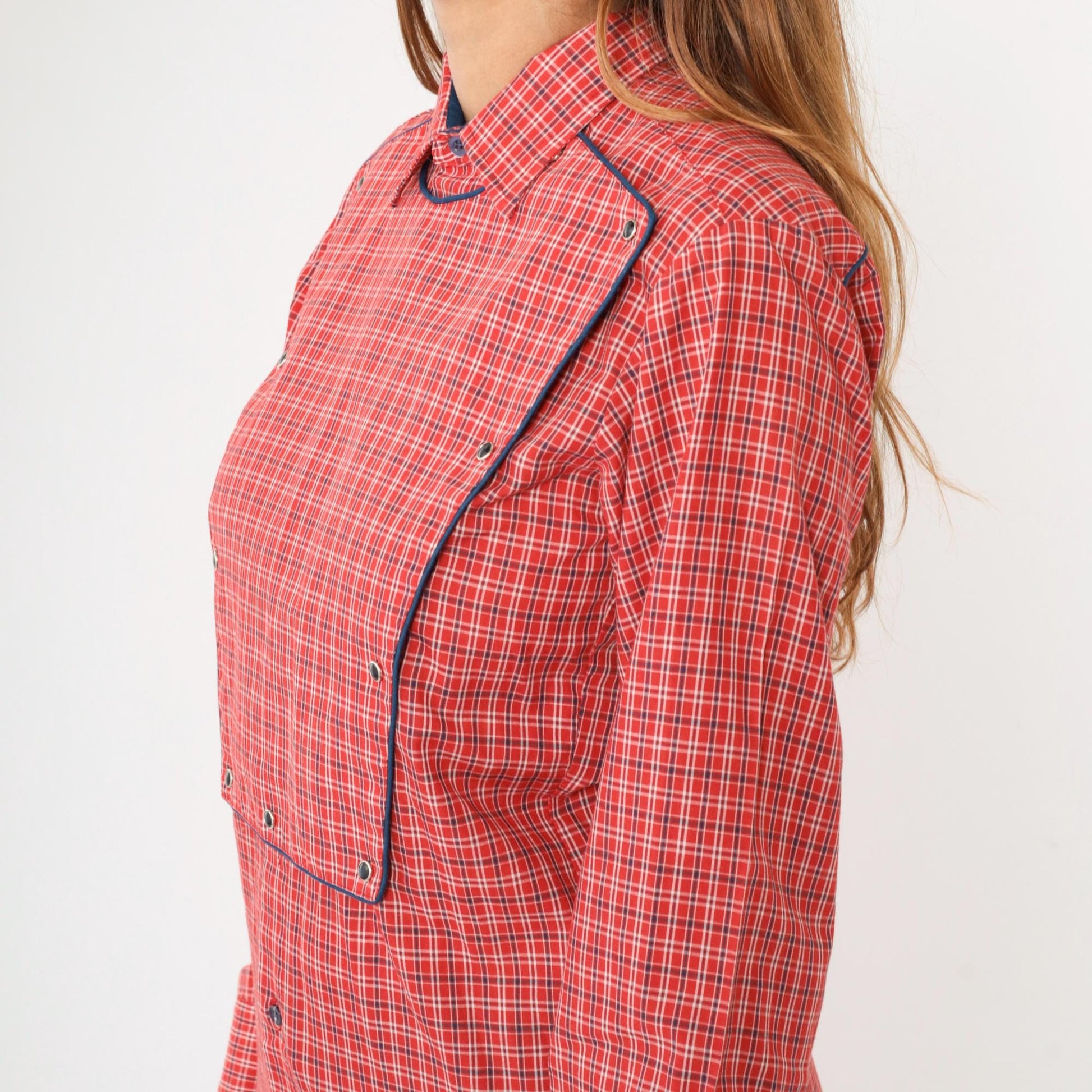 70s Western Shirt Red Plaid Pearl Snap Bib Front Long Tail Small S