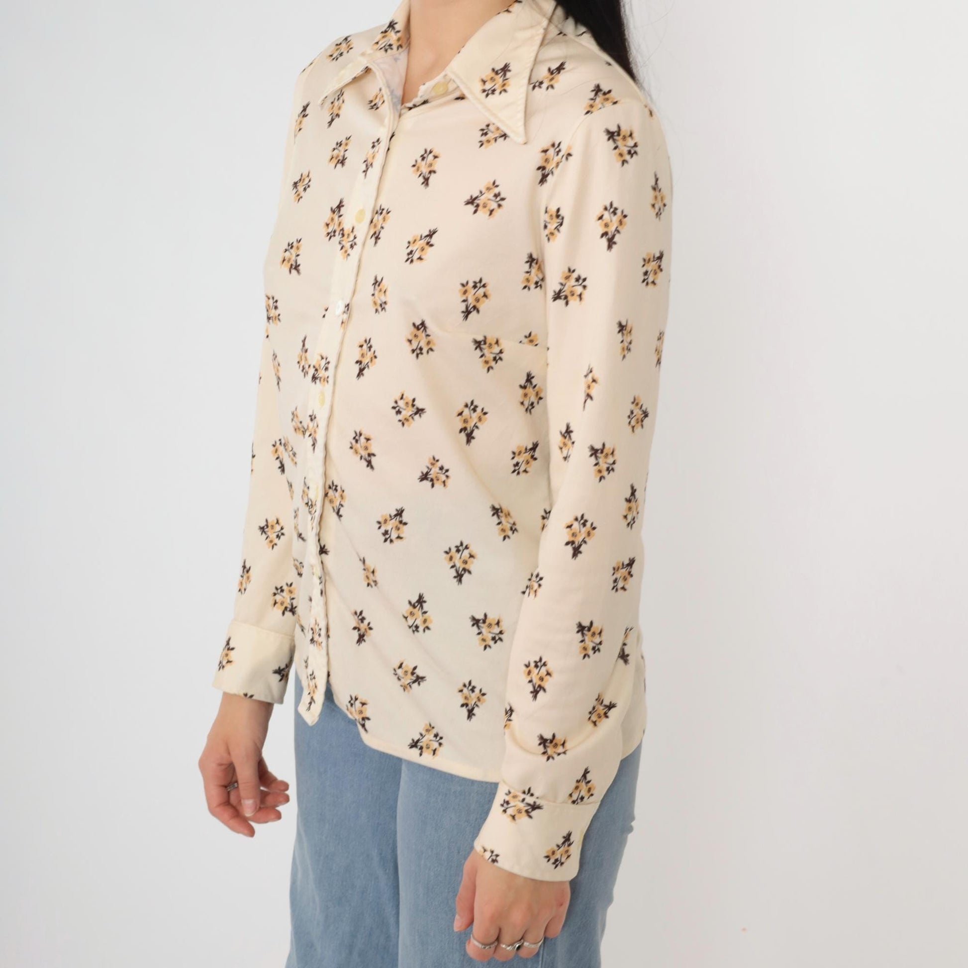 70s Floral Cream Button-Up Blouse Pointed Collar Long Sleeve Small