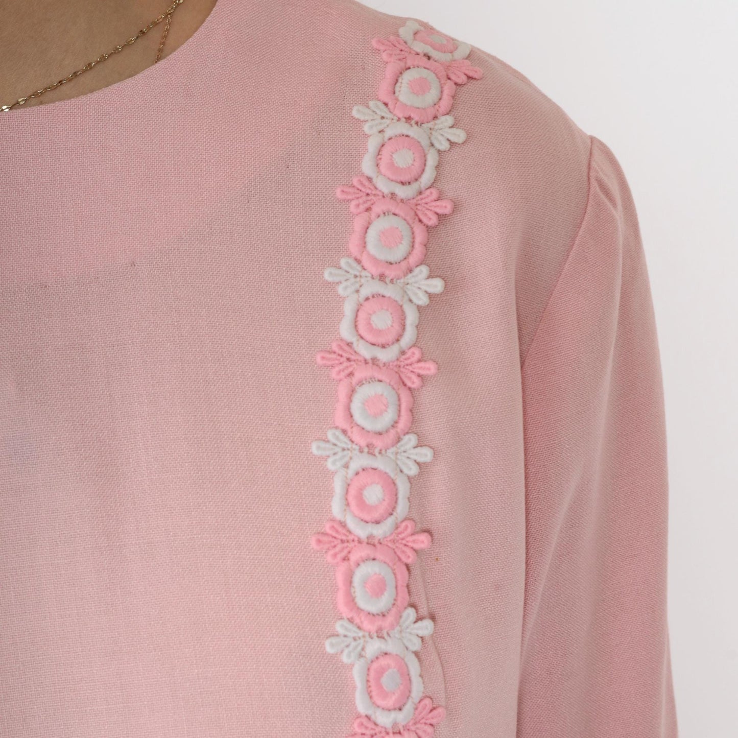 60s Pink Mod Shift Dress Embroidered Daisy Trim Drop Waist Small S