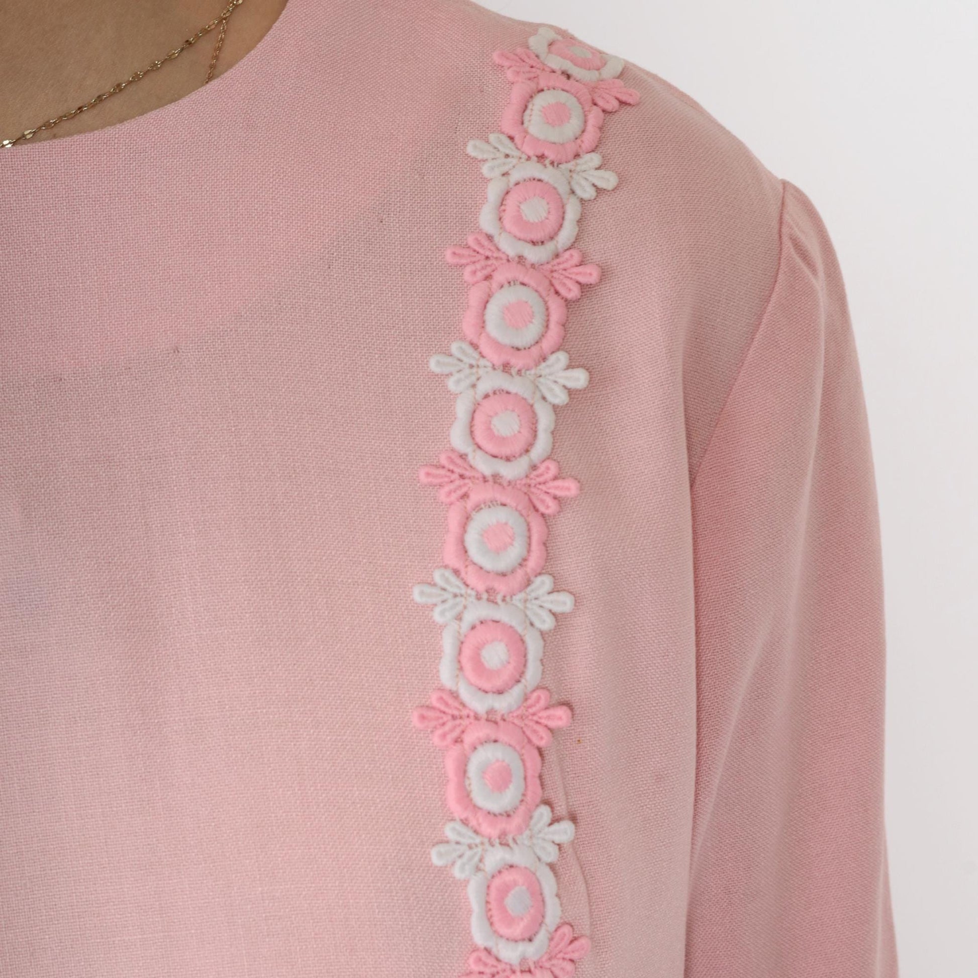 60s Pink Mod Shift Dress Embroidered Daisy Trim Drop Waist Small S